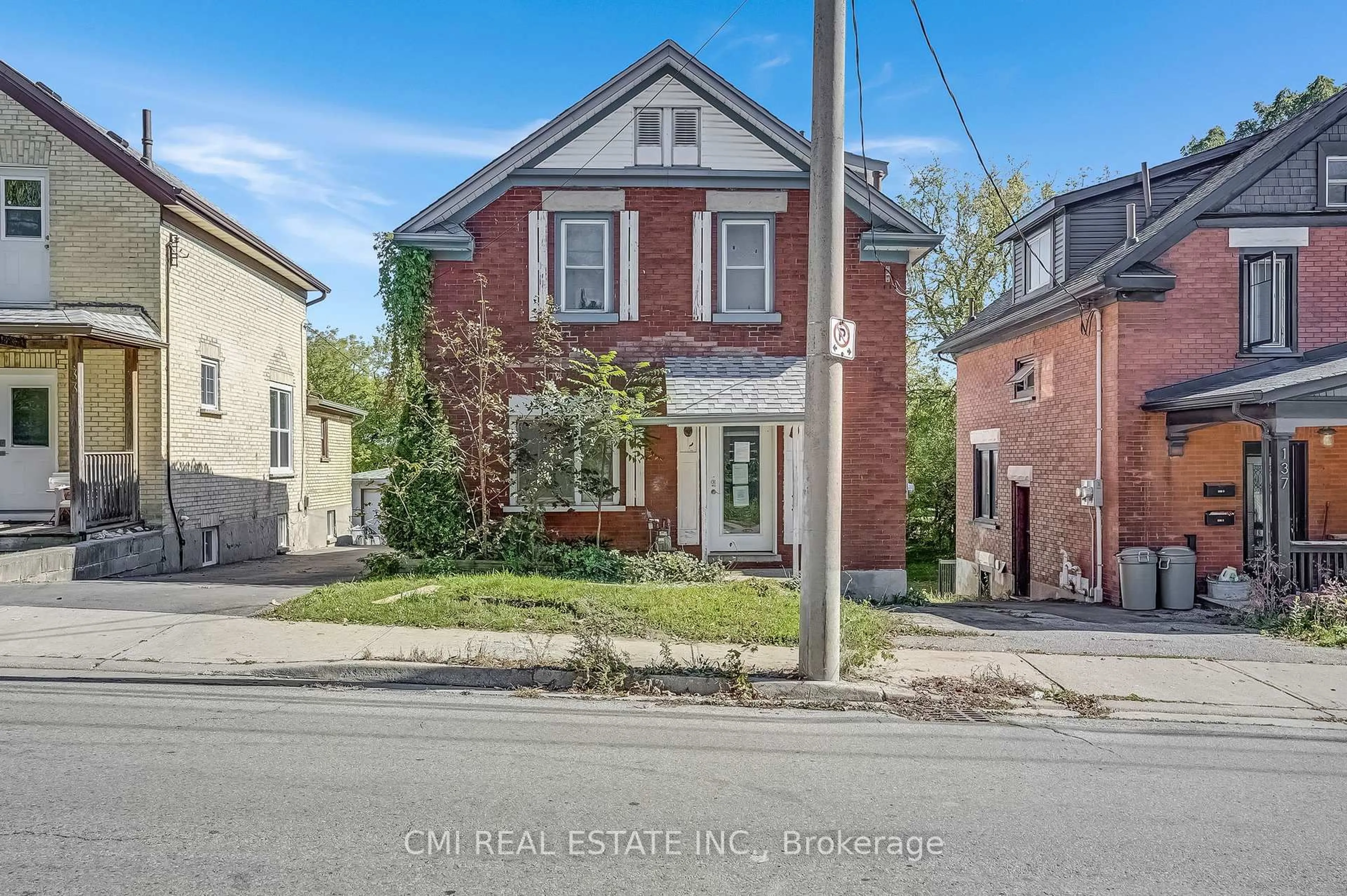 Home with brick exterior material, street for 135 Madison Ave, Kitchener Ontario N2G 3M4