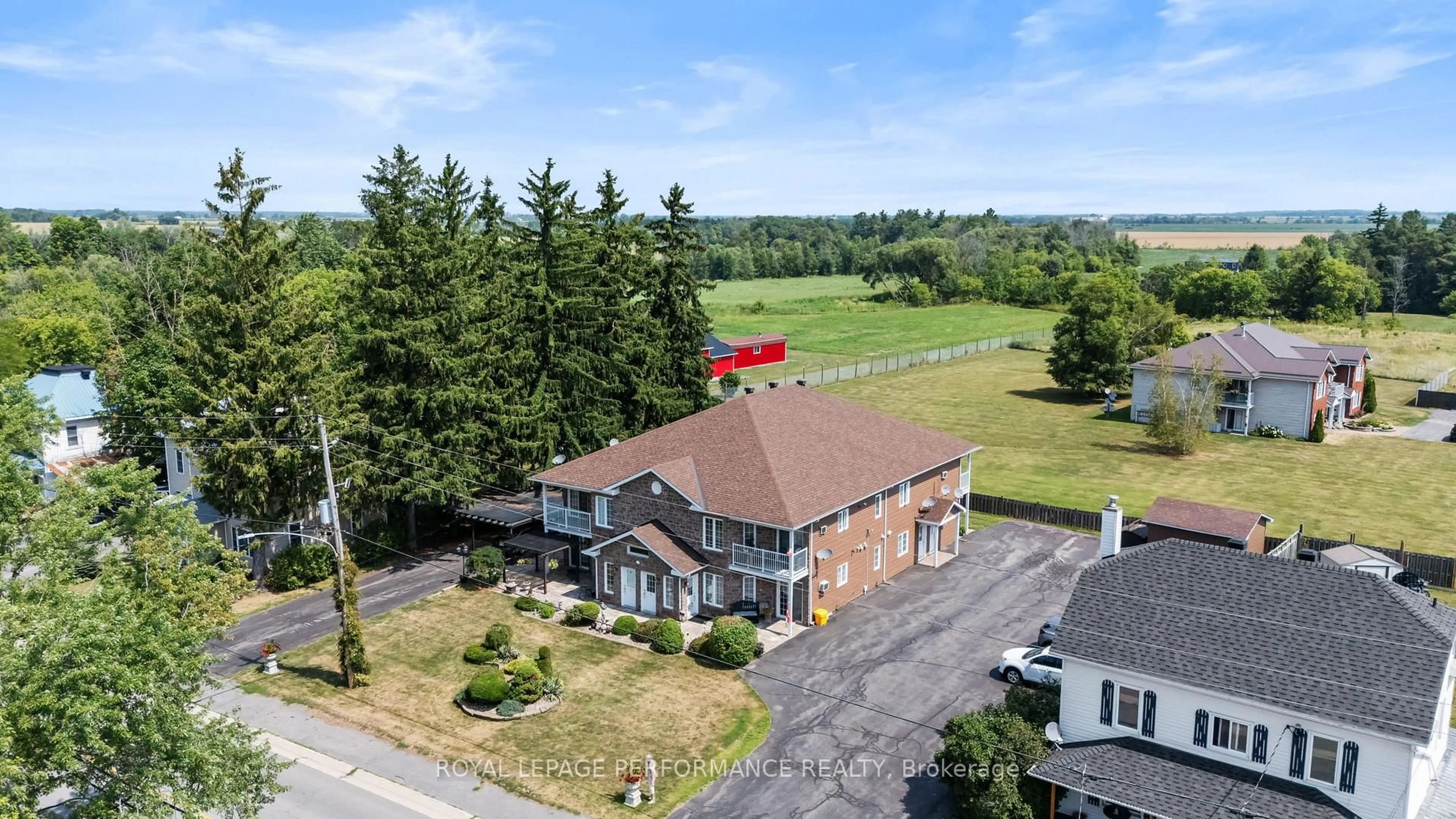A pic from outside/outdoor area/front of a property/back of a property/a pic from drone, building for 28 Queen St, North Stormont Ontario K0A 1R0