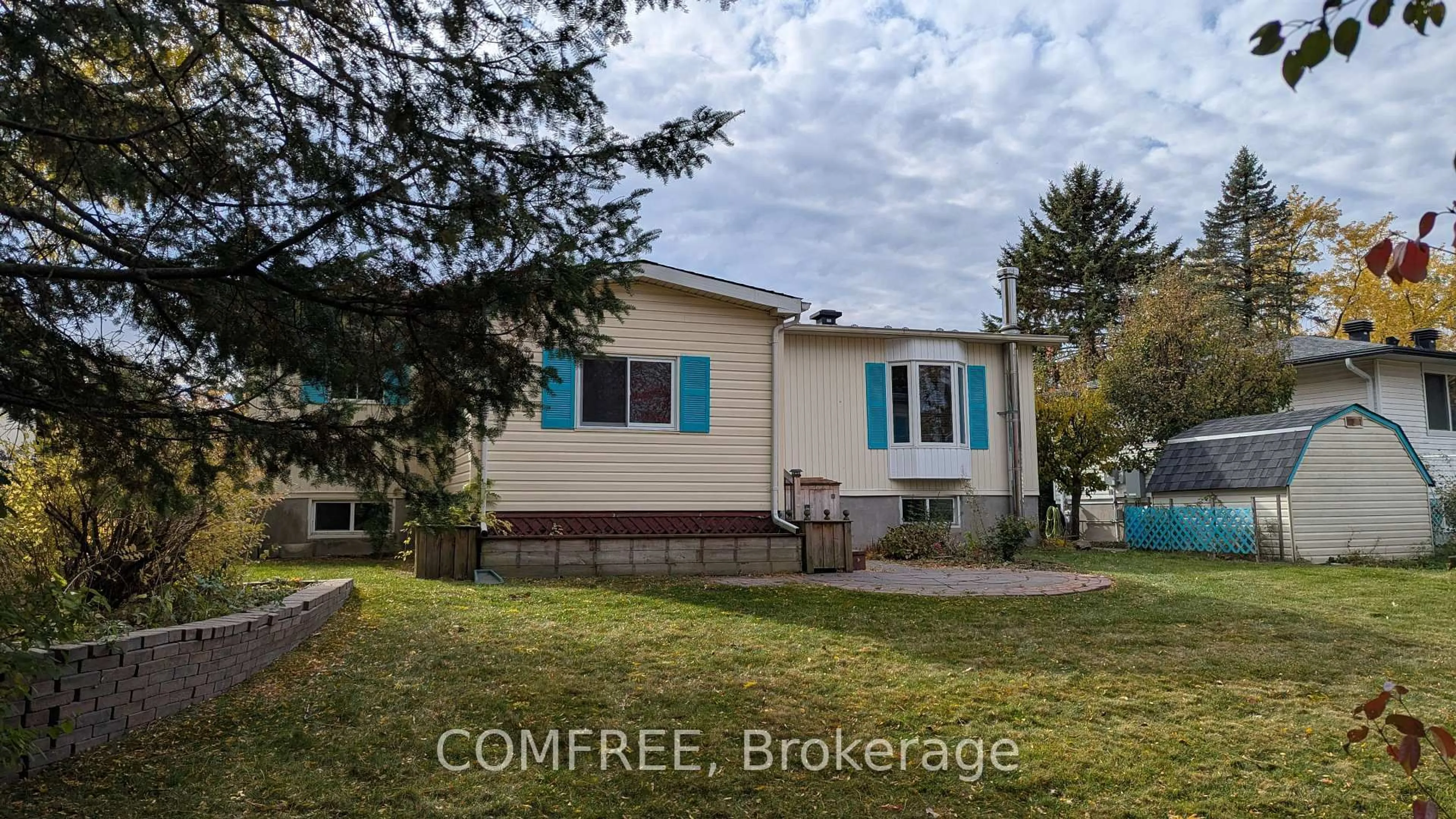 Home with vinyl exterior material, street for 9 Woodwind Cres, Stittsville Ontario K2S 1V1