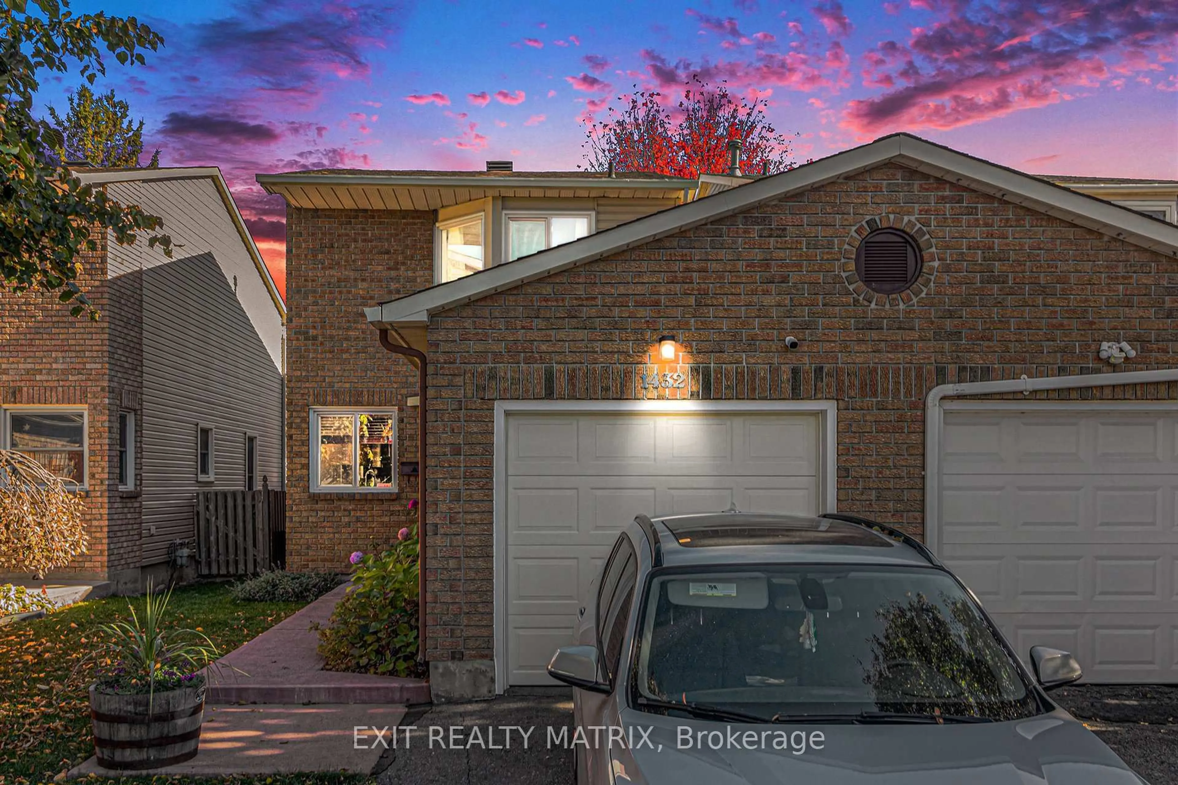 Home with brick exterior material, street for 1432 Deavy Way, Ottawa Ontario K1E 2W8