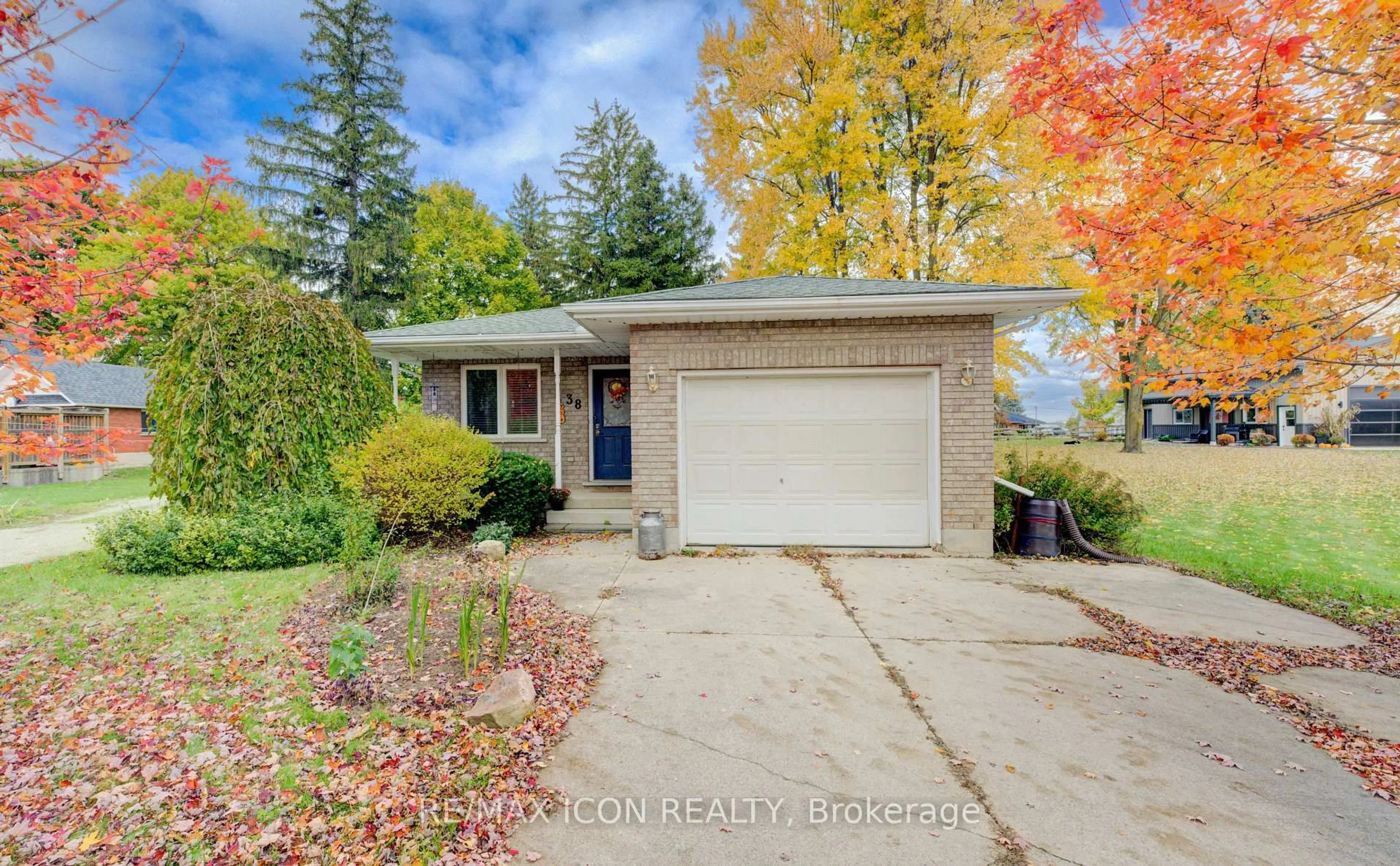 Unknown for 38 Mill St, Perth East Ontario N0K 1M0