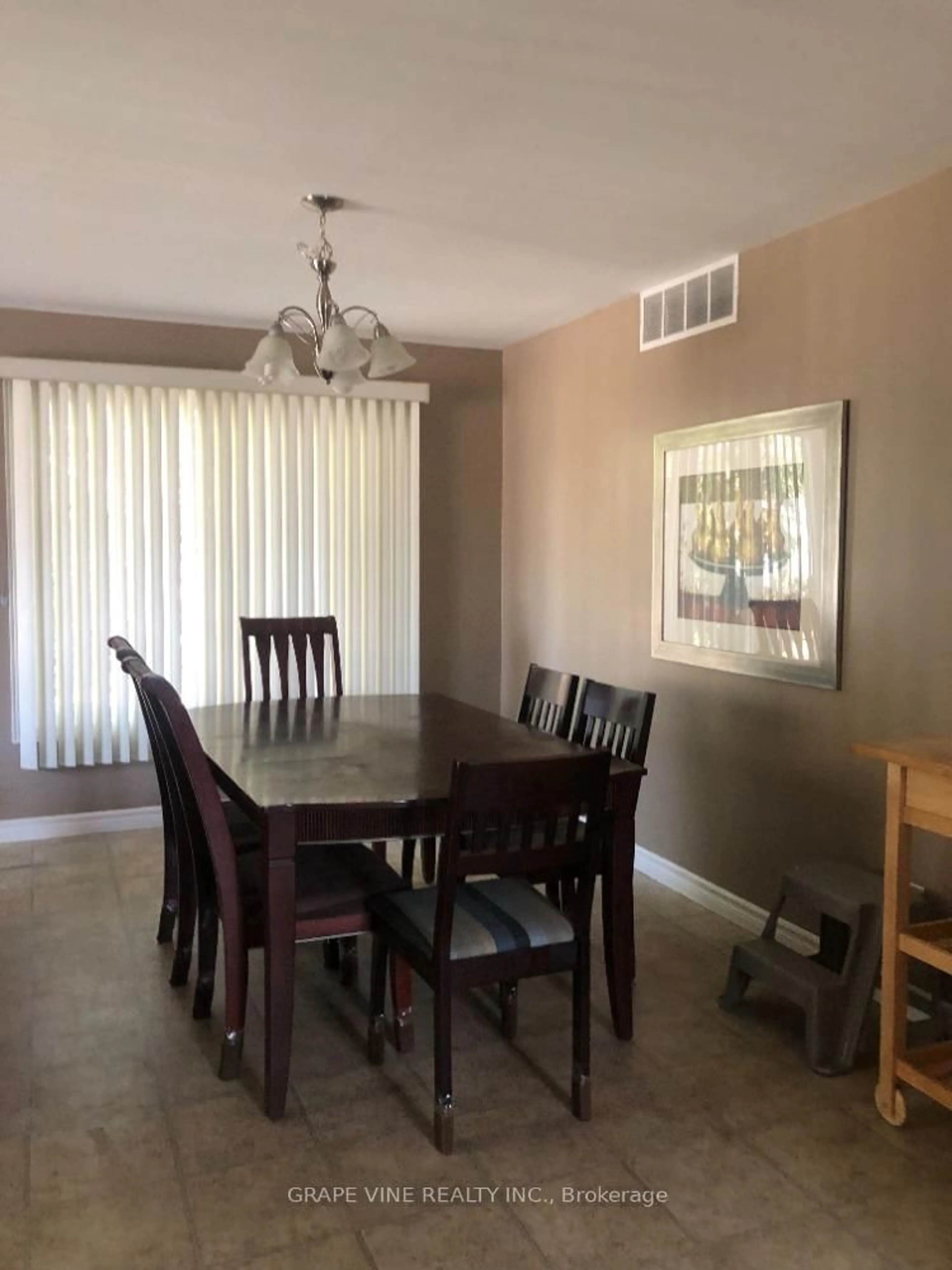 Dining room, unknown for 37 Cloverloft Crt, Stittsville Ontario K2S 1T3