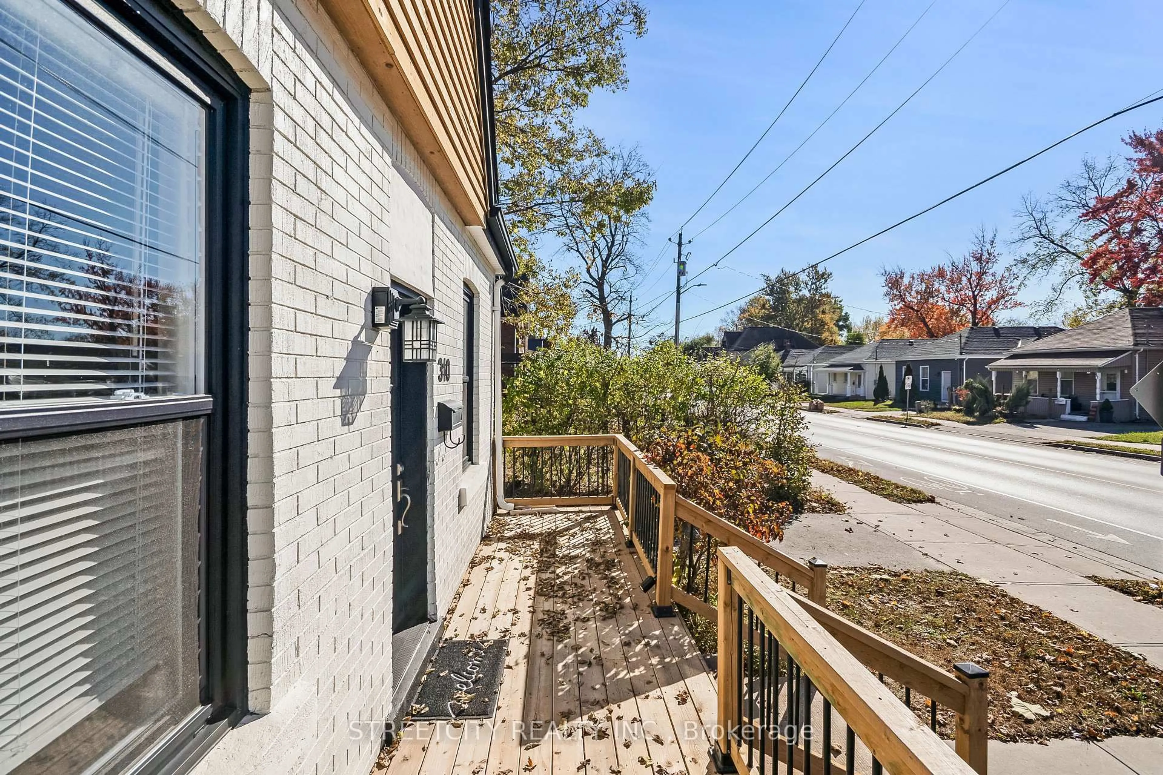 Patio, street for 310 Egerton St, London East Ontario N5Z 2G7