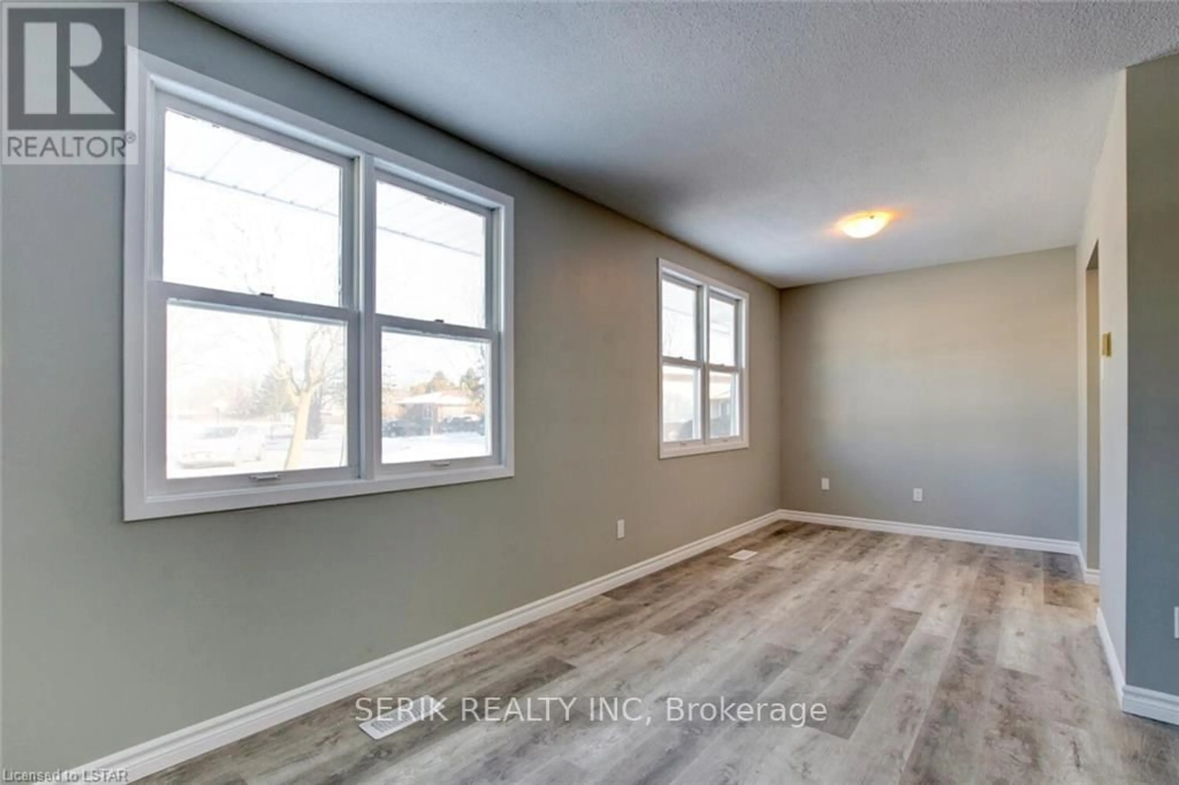 A pic of a room for 9 Camelot Cres, London East Ontario N5V 3L4