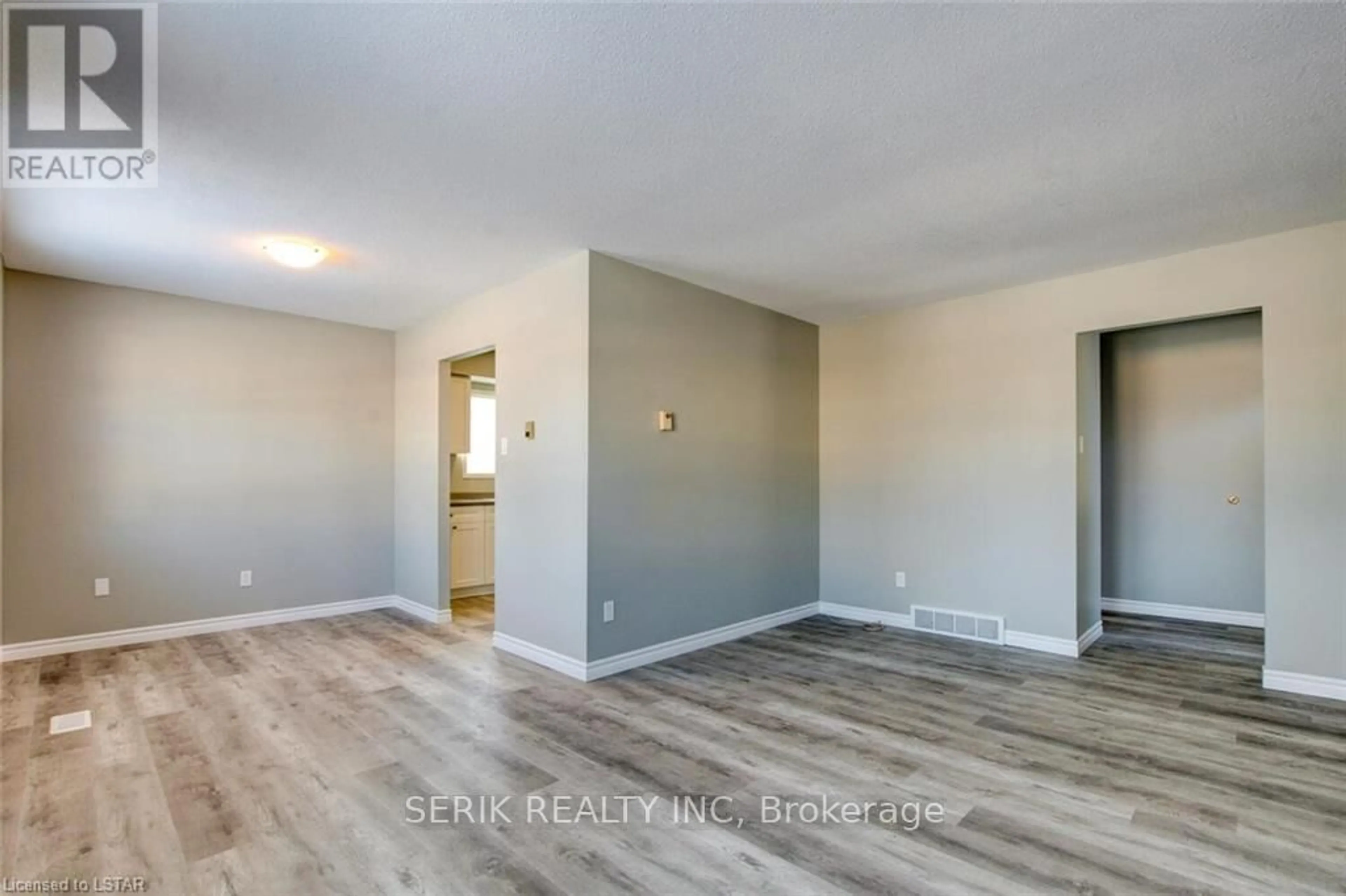 A pic of a room for 9 Camelot Cres, London East Ontario N5V 3L4