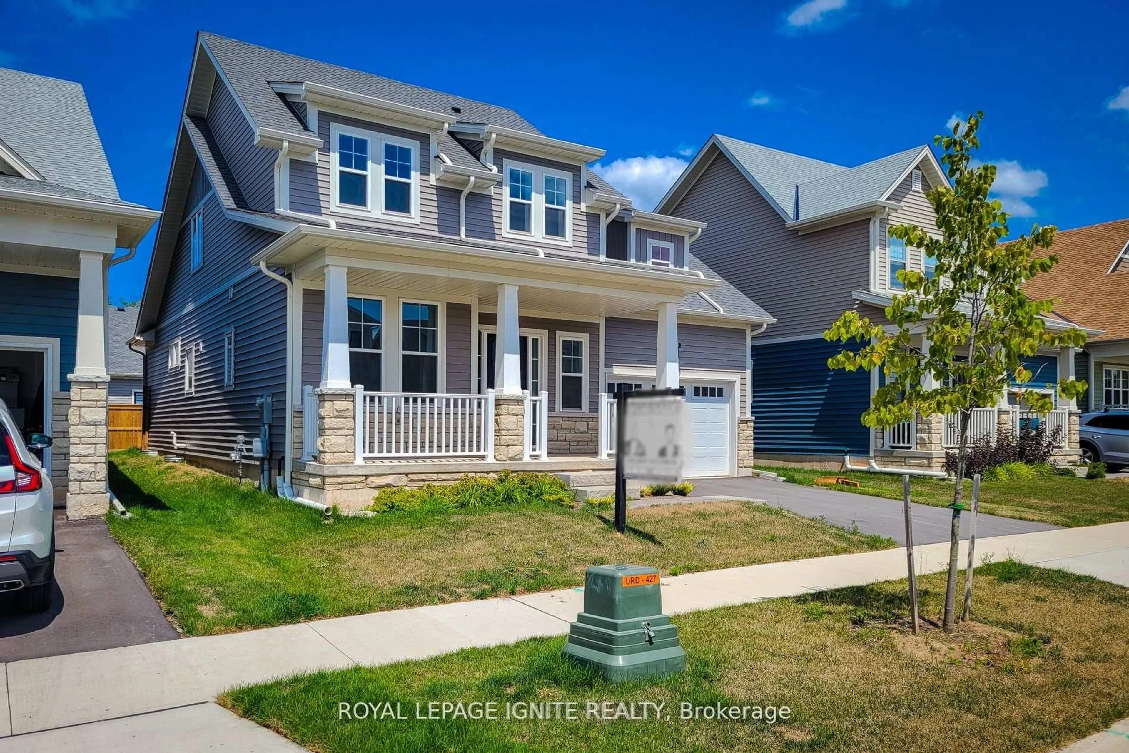 Home with vinyl exterior material, street for 54 Beach Walk Cres, Fort Erie Ontario L0S 1N0