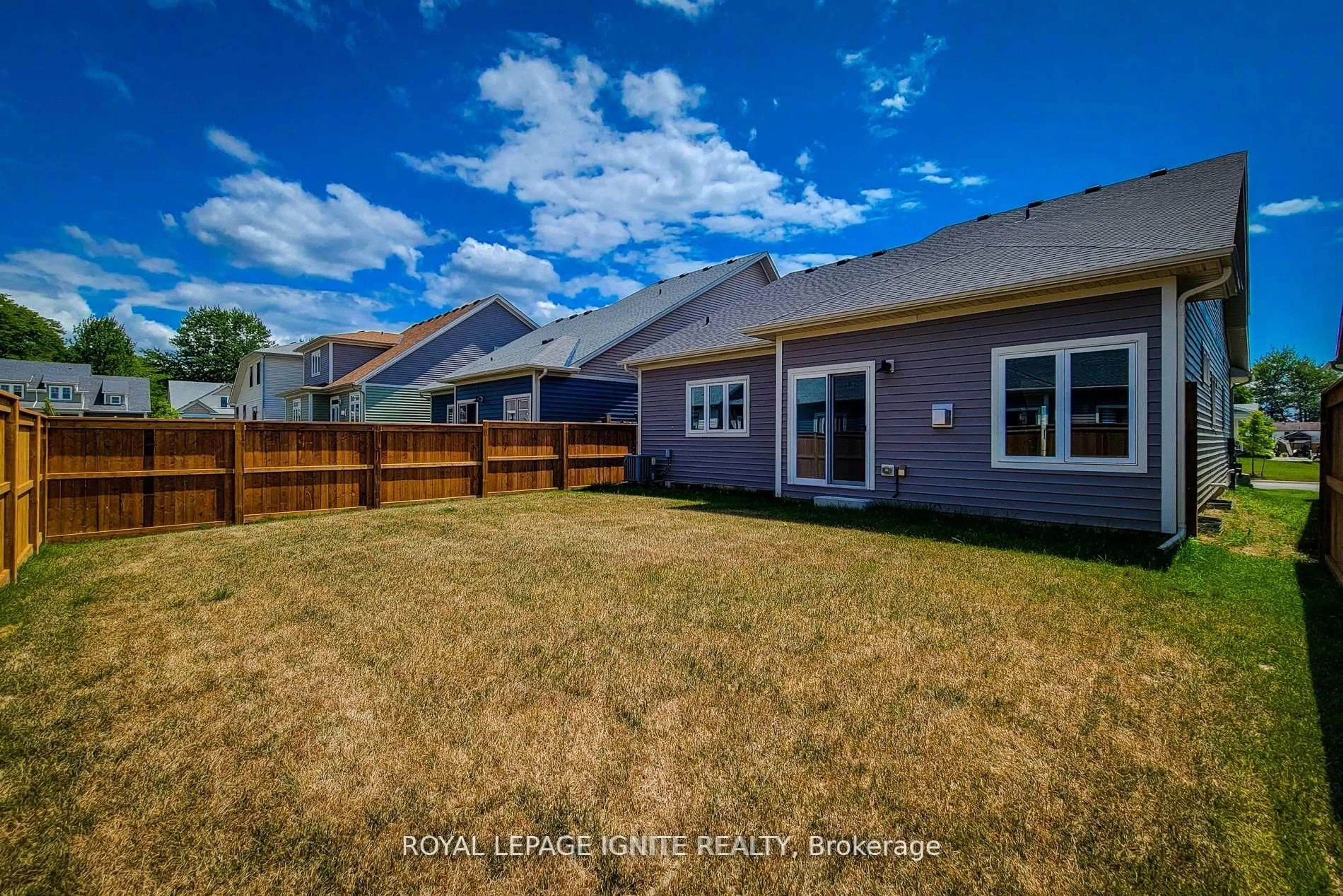 Patio, street for 54 Beach Walk Cres, Fort Erie Ontario L0S 1N0