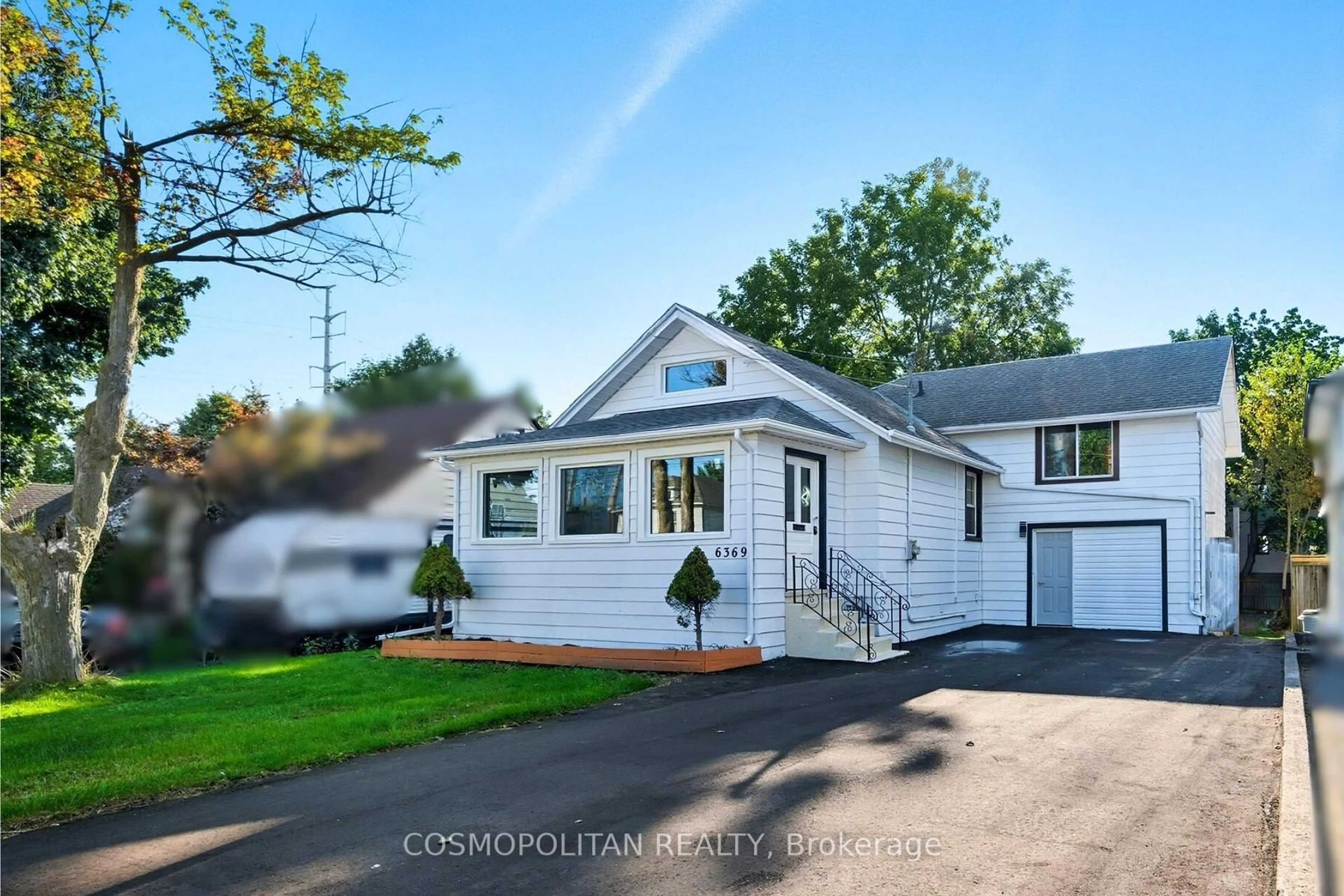 Home with vinyl exterior material, street for 6369 Orchard Ave, Niagara Falls Ontario L2G 4H3