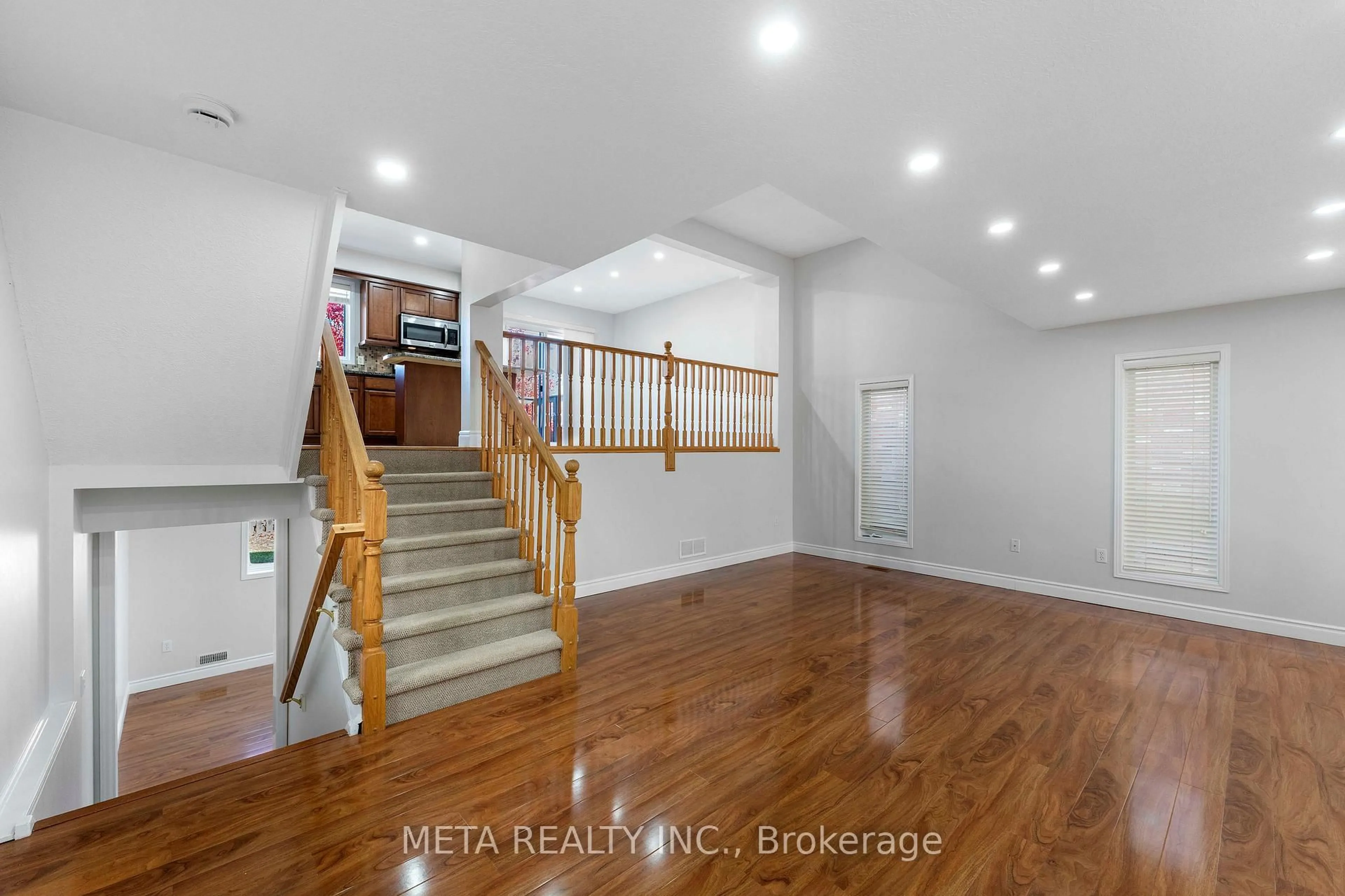 Indoor entryway for 159 Lynch Circ, Guelph Ontario N1L 1R7