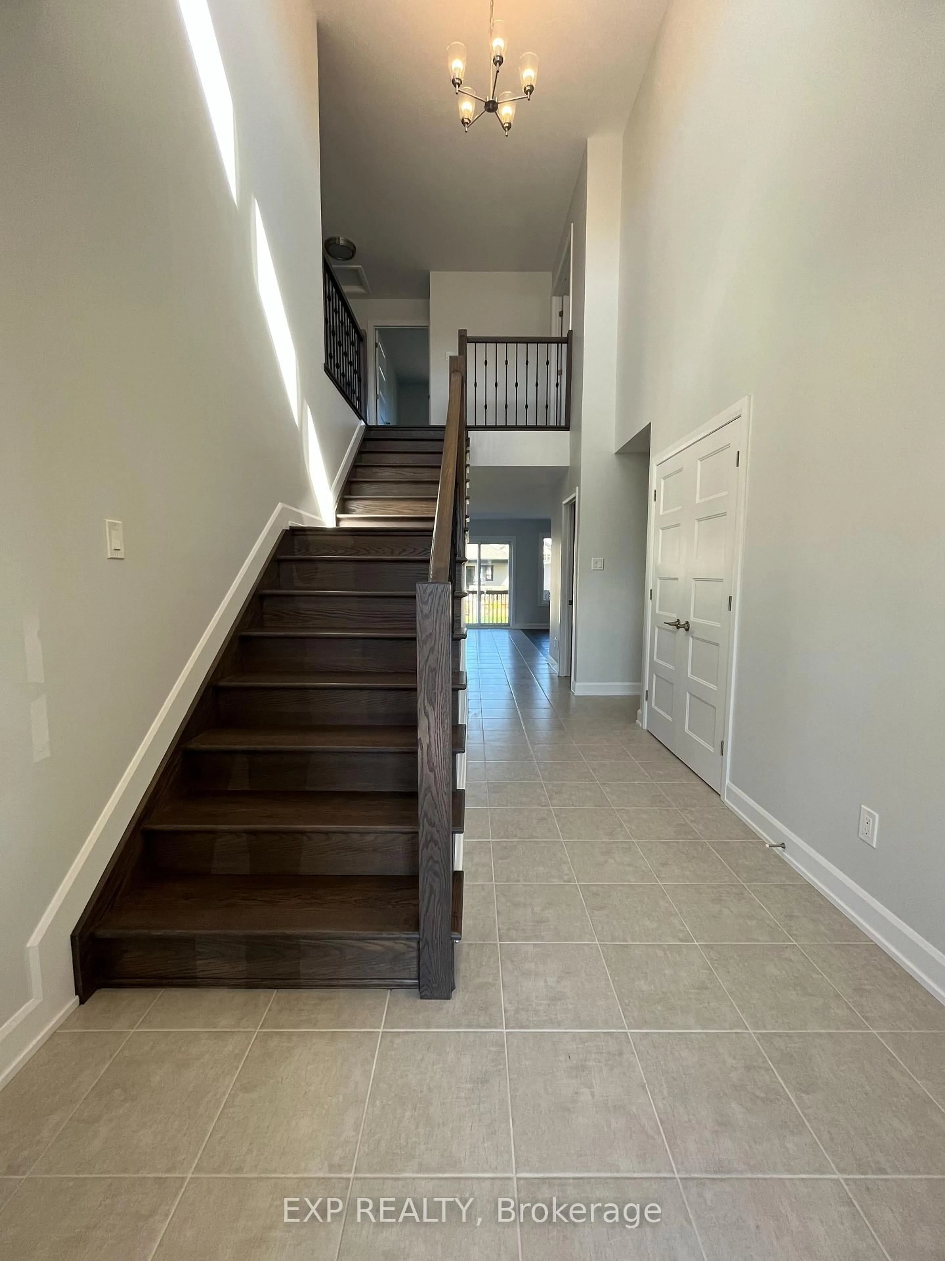 Unknown for 827 Solidex Pl, Russell Ontario K4R 0C7