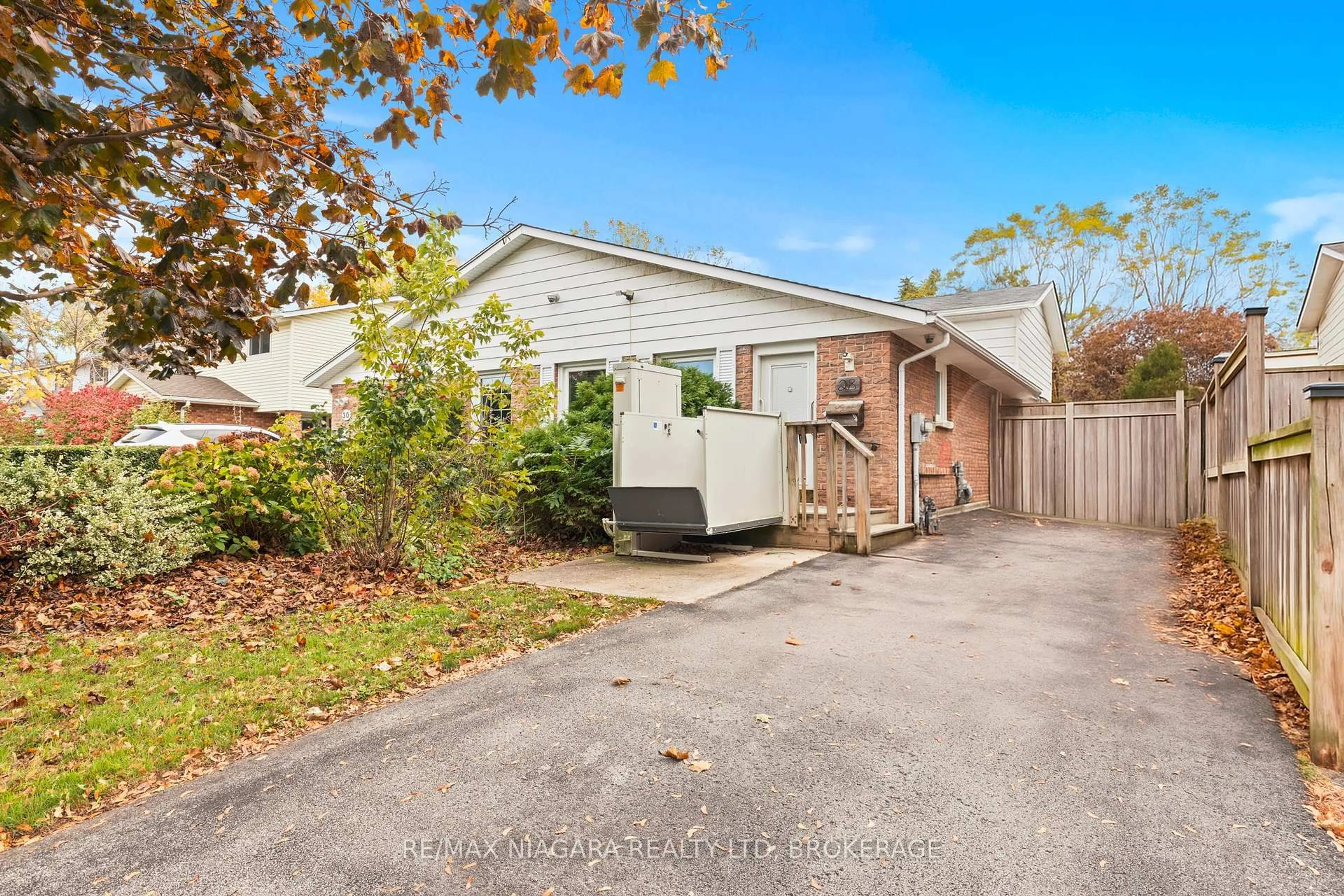 Unknown for 28 Runcorn St, St. Catharines Ontario L2M 1N8