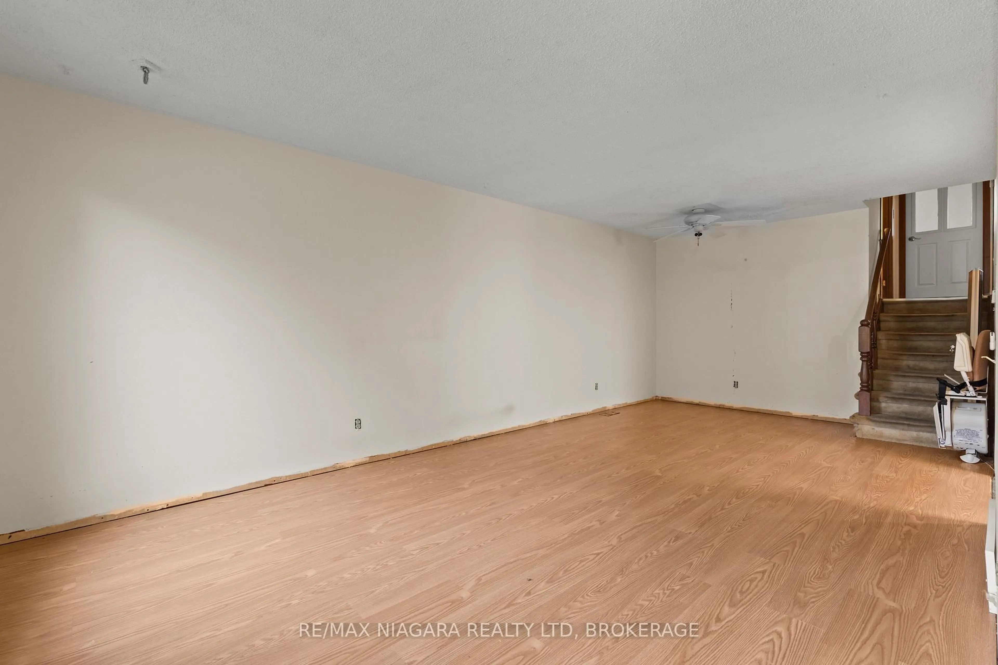 A pic of a room for 28 Runcorn St, St. Catharines Ontario L2M 1N8