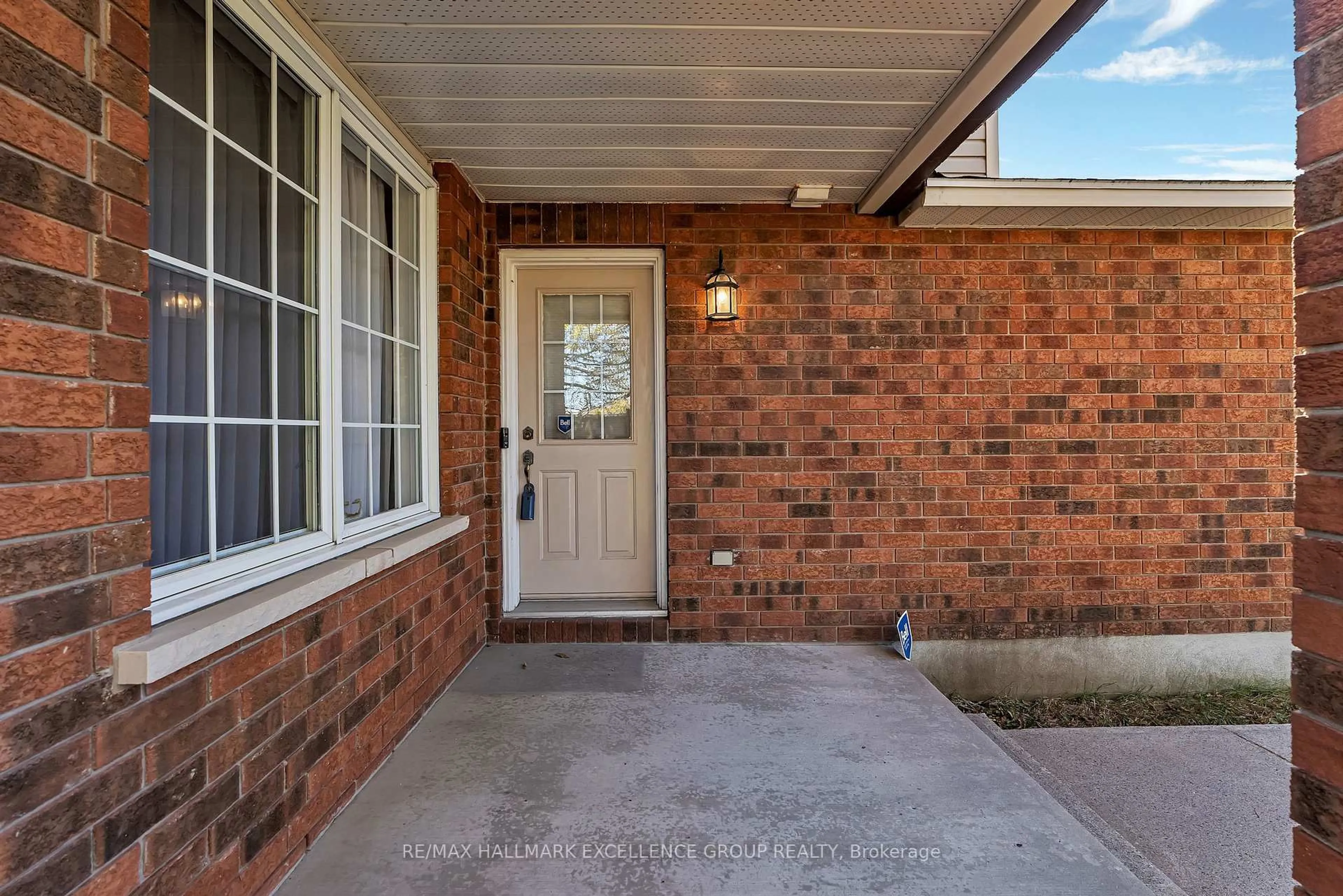 Unknown for 1556 Tonilee Dr, Ottawa Ontario K1J 1C1