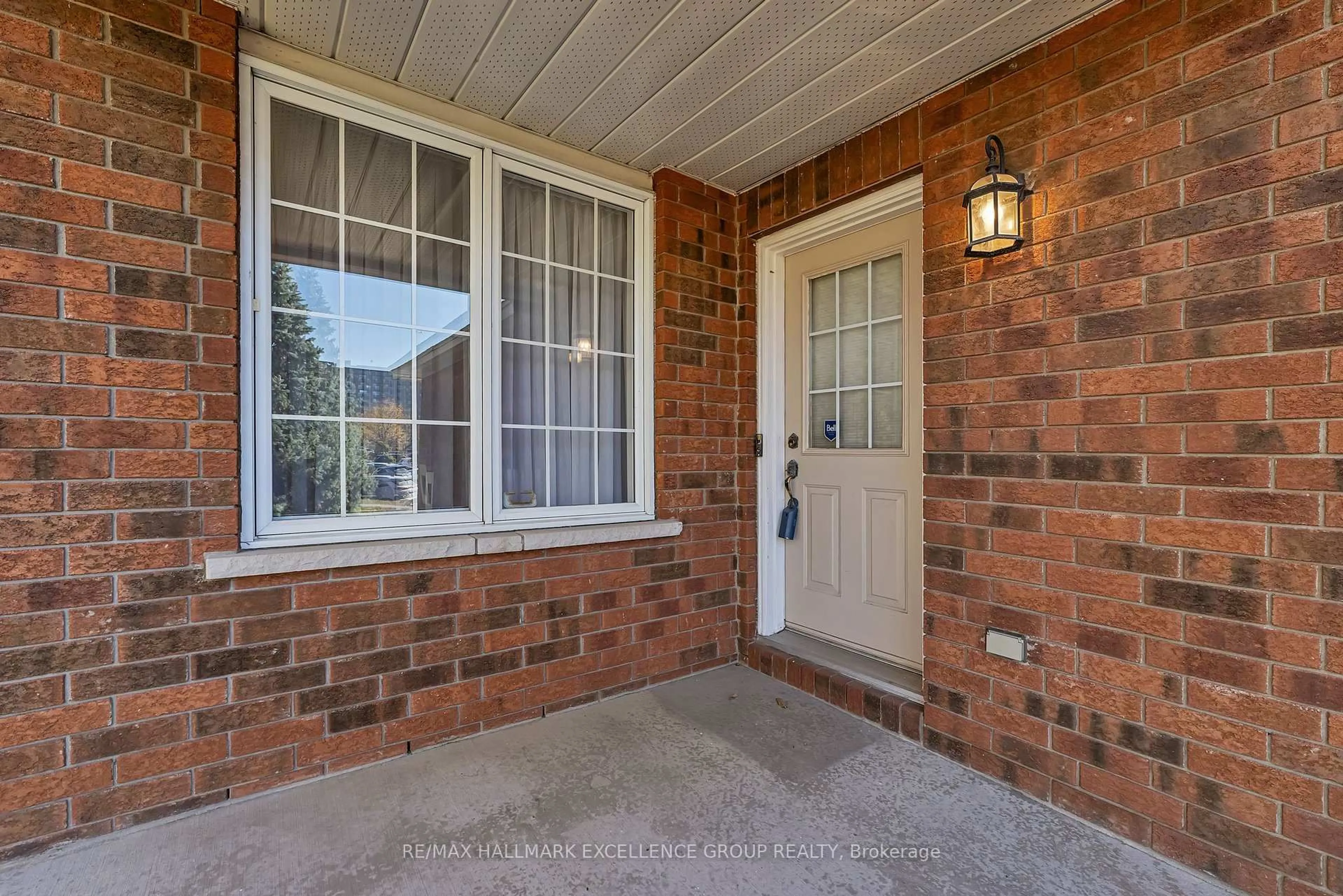 Home with brick exterior material, street for 1556 Tonilee Dr, Ottawa Ontario K1J 1C1
