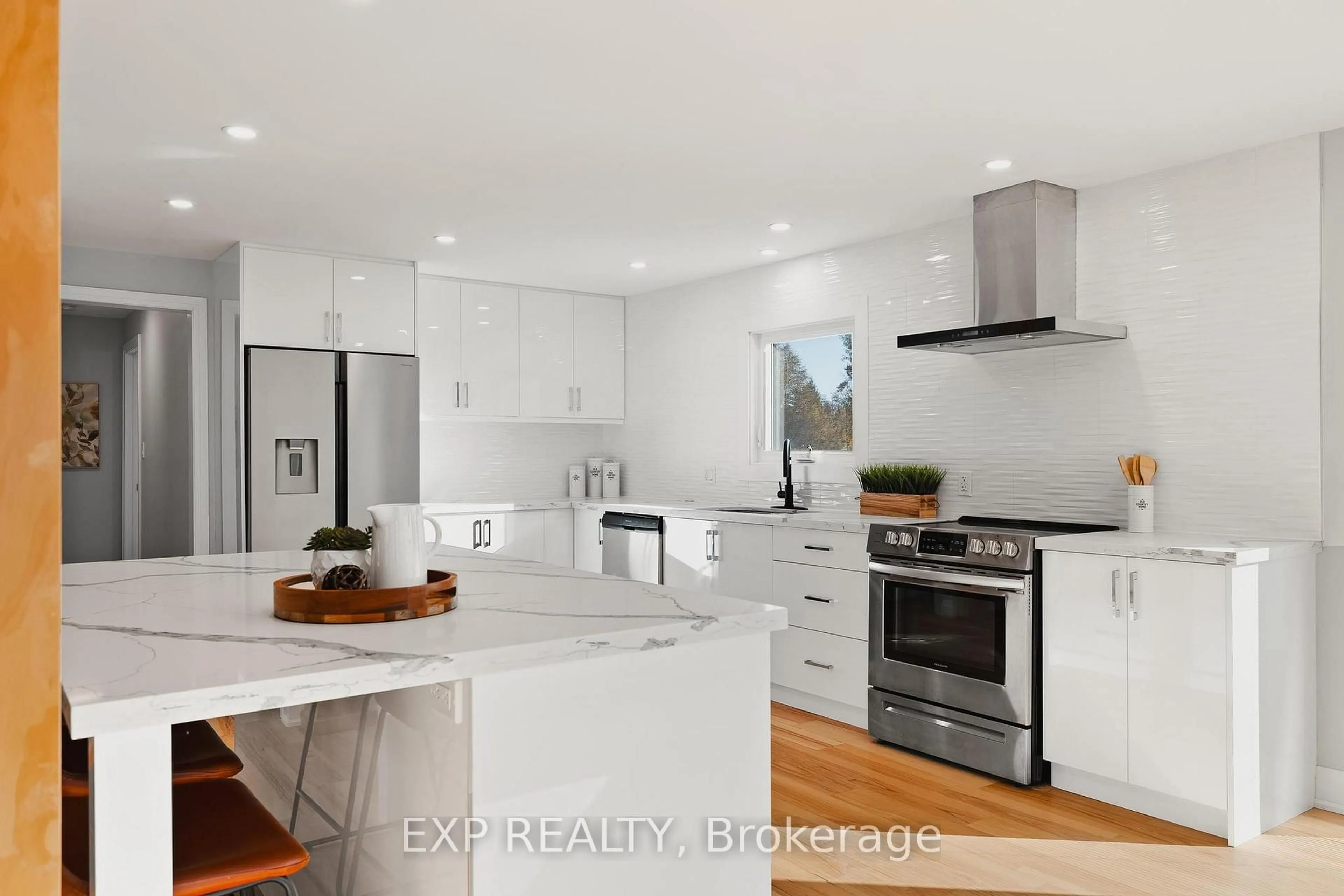 Contemporary kitchen, unknown for 8 Talbot St, Brant Ontario N0E 1R0