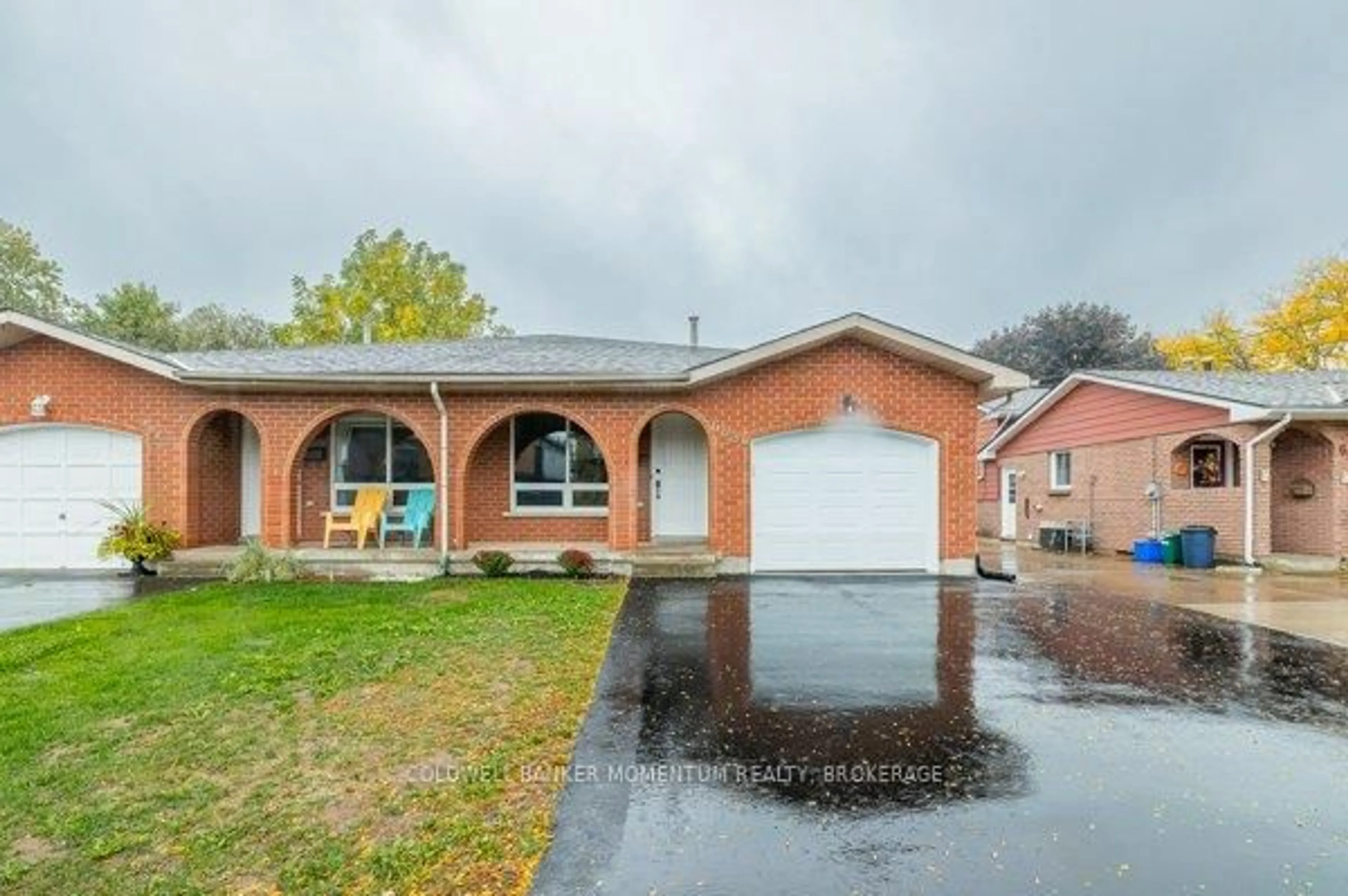 A pic from outside/outdoor area/front of a property/back of a property/a pic from drone, street for 6680 Cropp St, Niagara Falls Ontario L2E 7B3