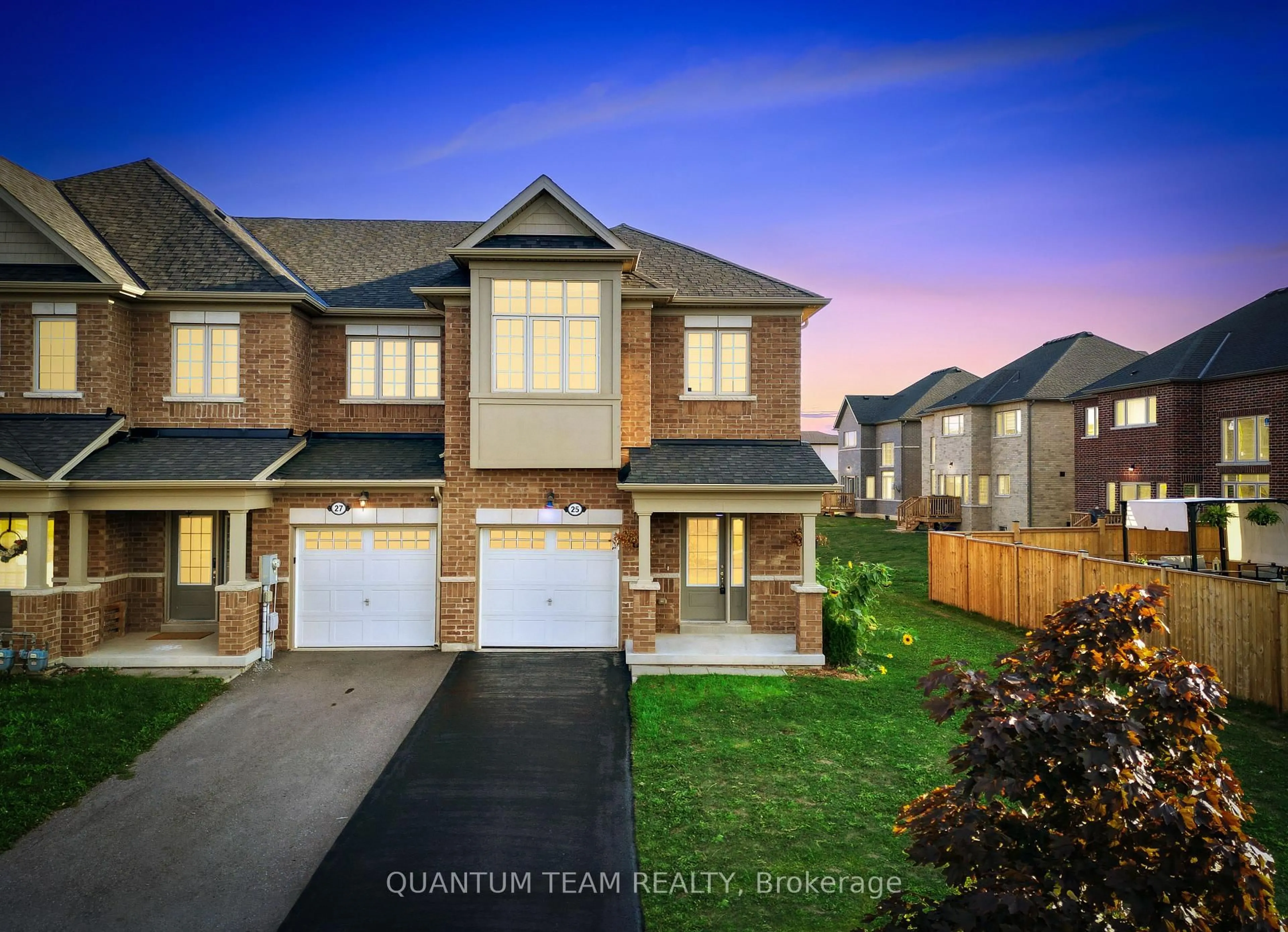 A pic from outside/outdoor area/front of a property/back of a property/a pic from drone, unknown for 25 Sparkle Dr, Thorold Ontario L2V 0H2