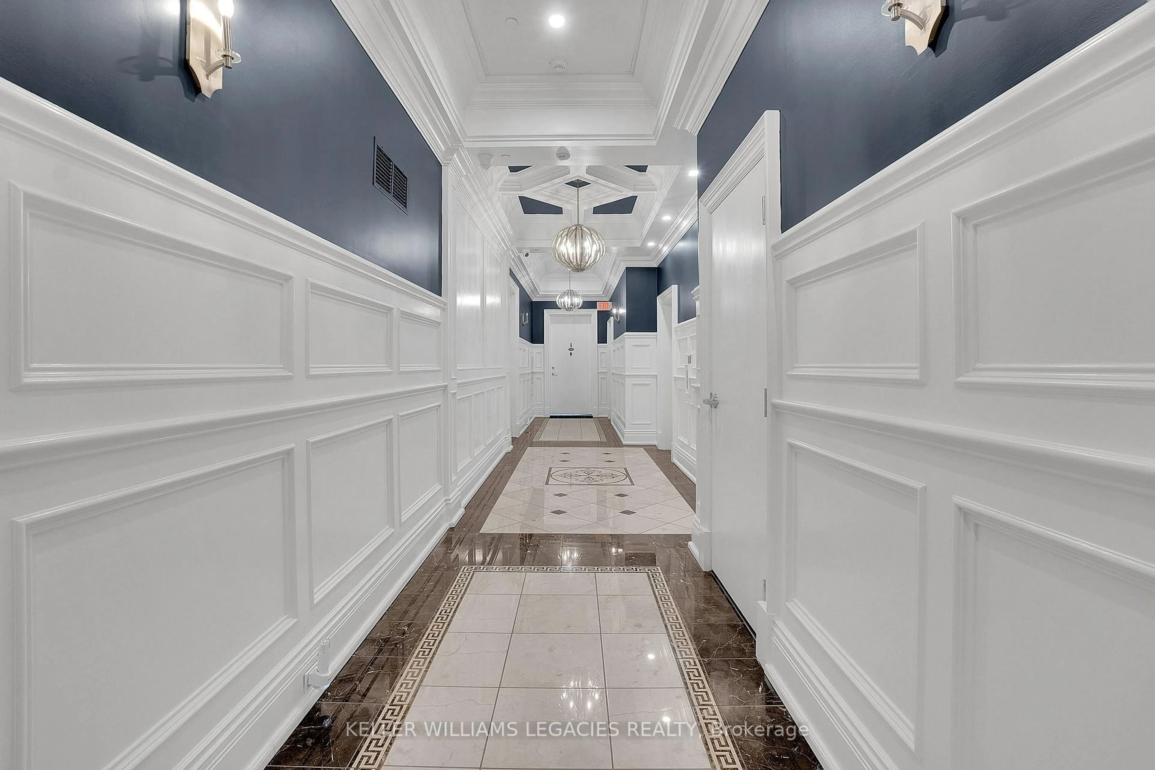 Indoor foyer for 223 Erb St #1202, Waterloo Ontario N2L 0B3