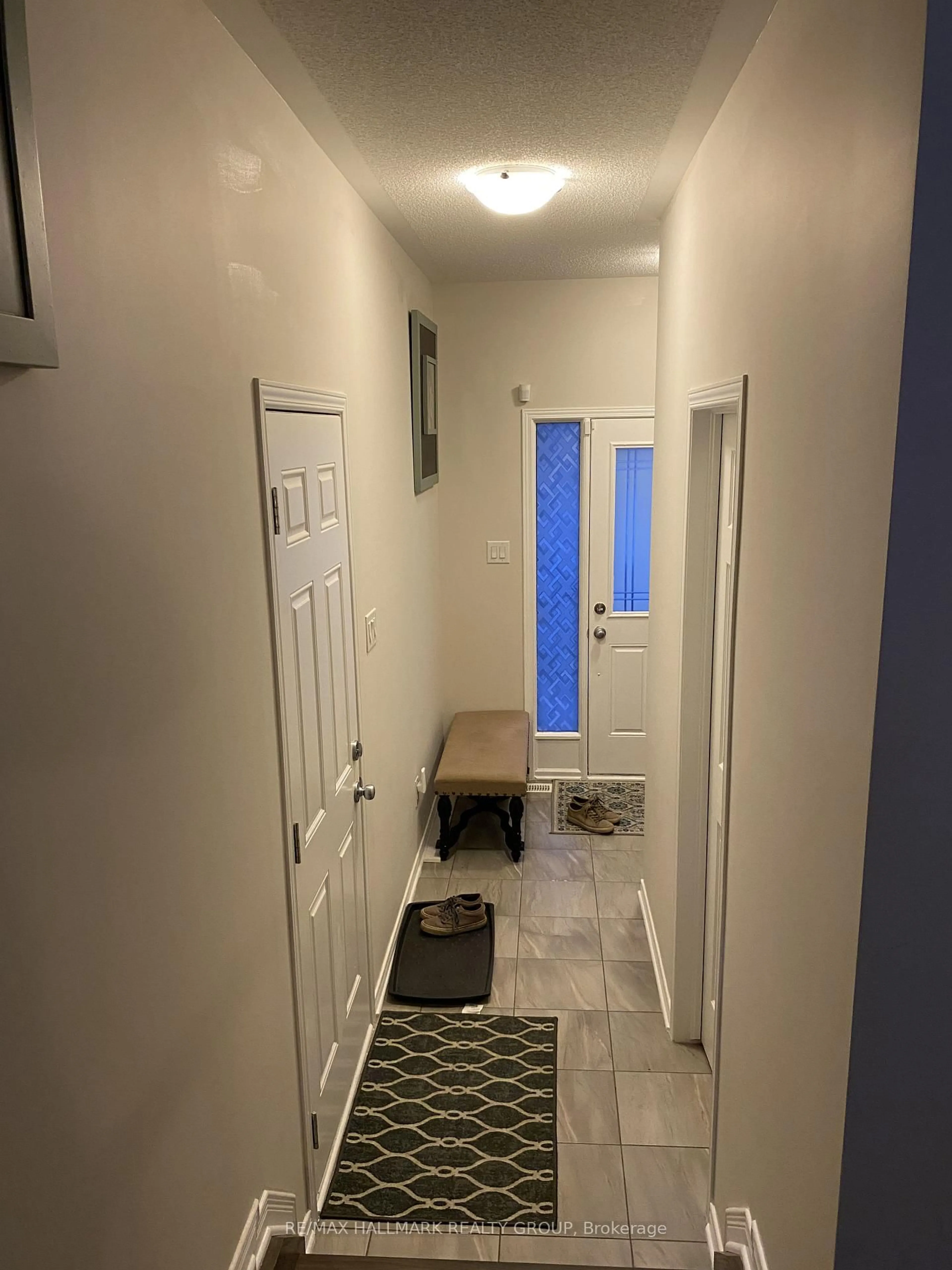 Indoor entryway for 618 Via Campanale Ave, Ottawa Ontario K2J 4A2