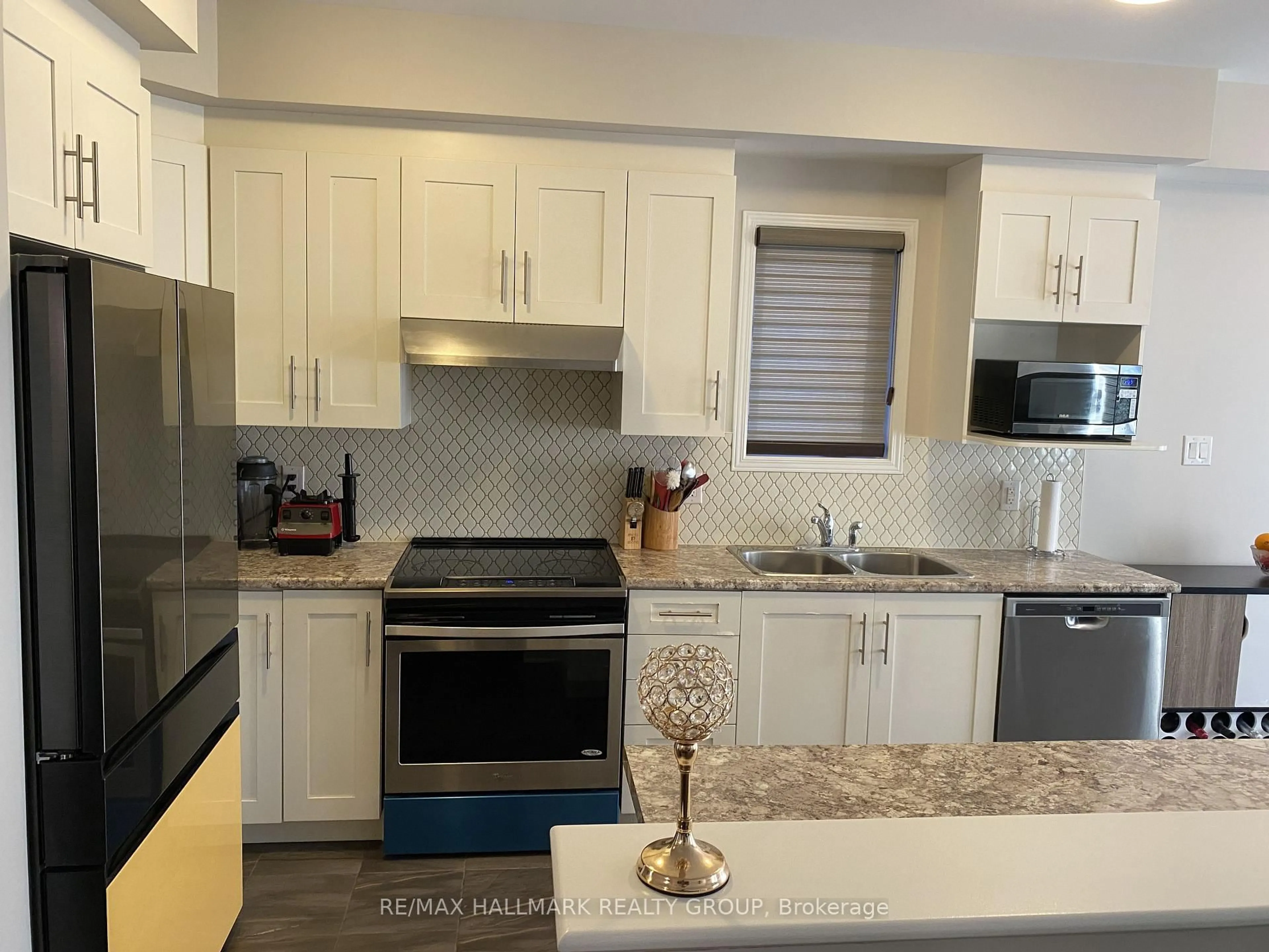 Unknown for 618 Via Campanale Ave, Ottawa Ontario K2J 4A2