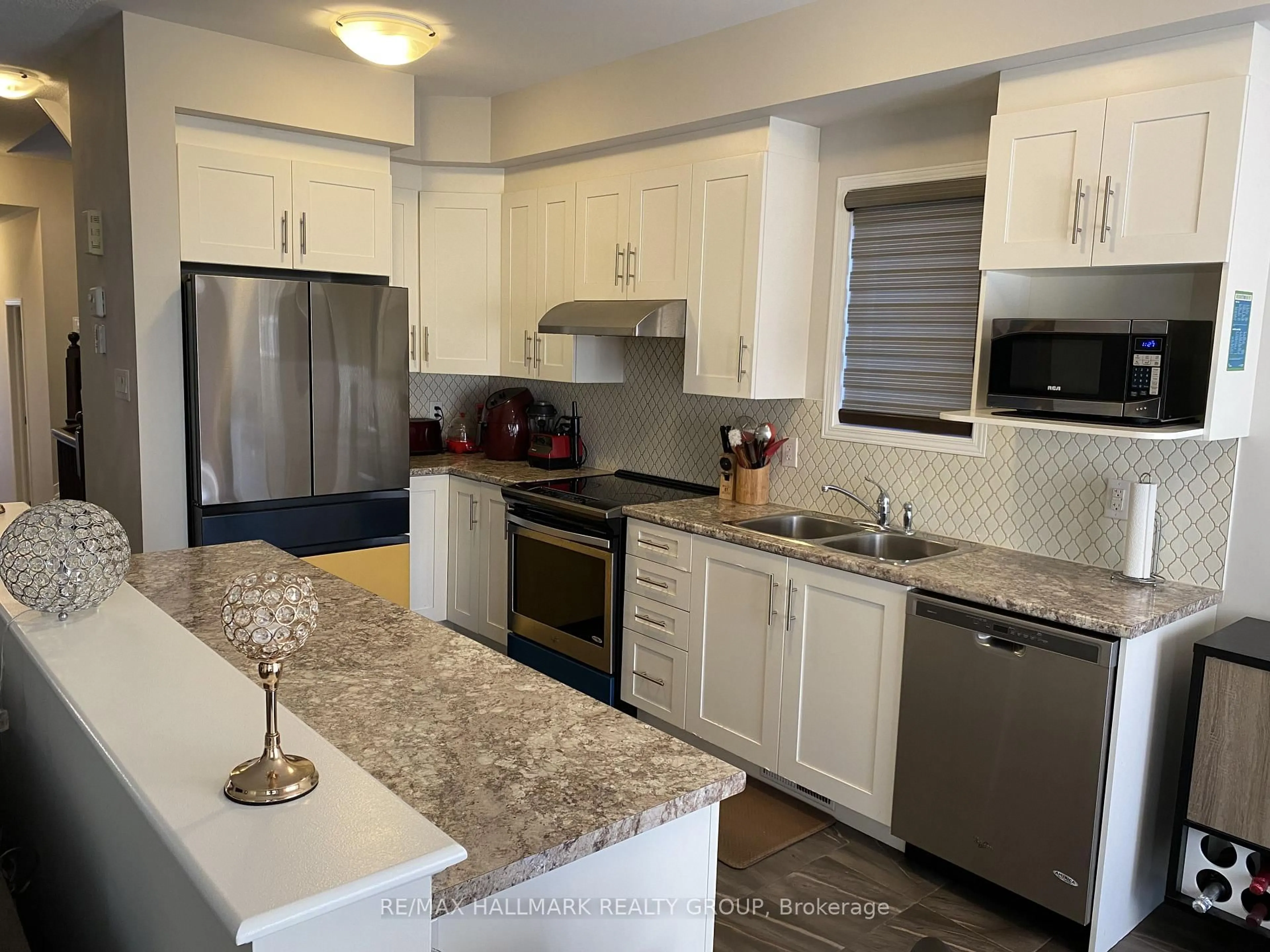 Unknown for 618 Via Campanale Ave, Ottawa Ontario K2J 4A2