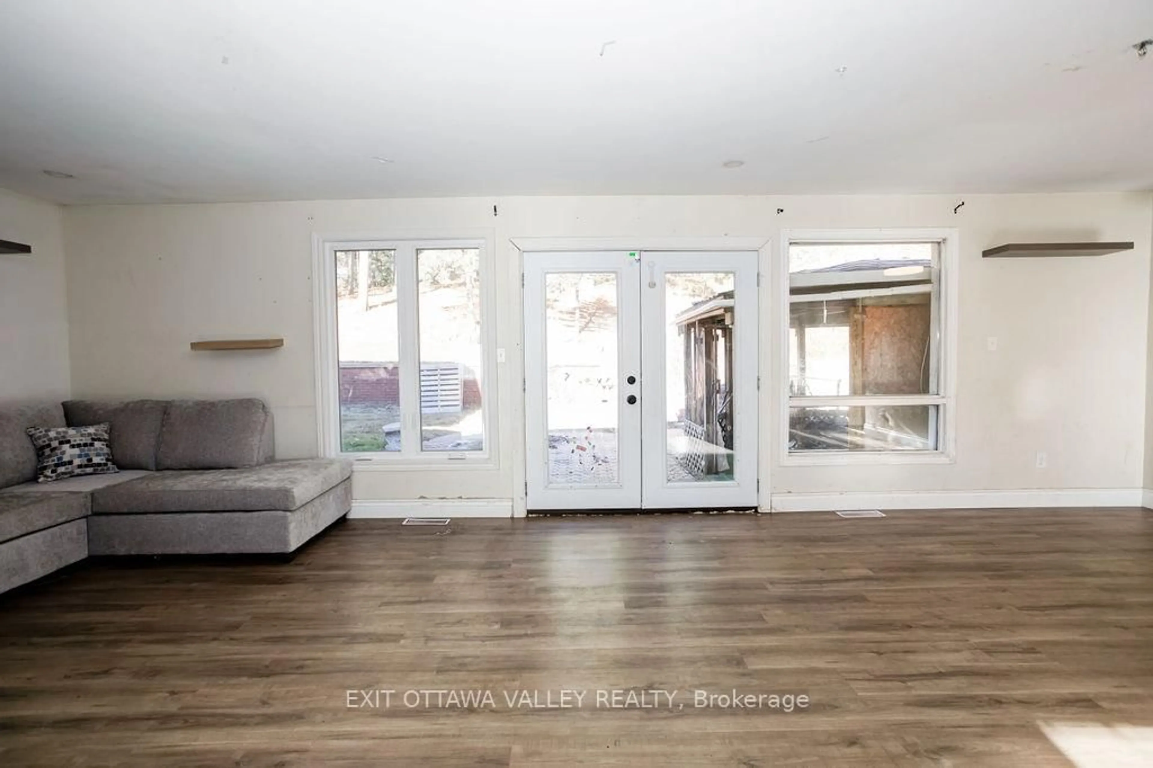 Unknown for 656 Birch St, Pembroke Ontario K8A 7K6