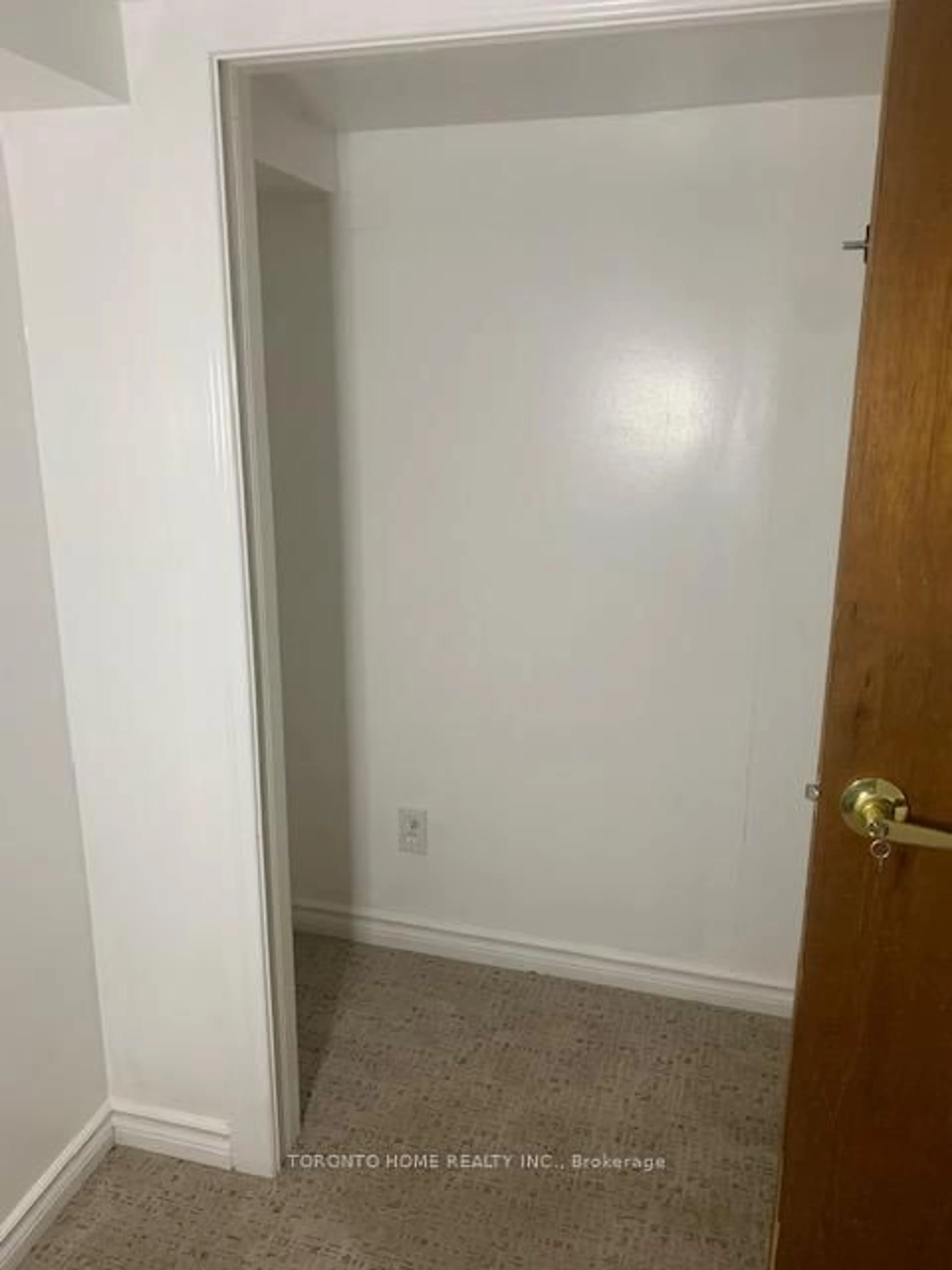 A pic of a room for 33 Olmstead St, Hamilton Ontario L8S 1N3