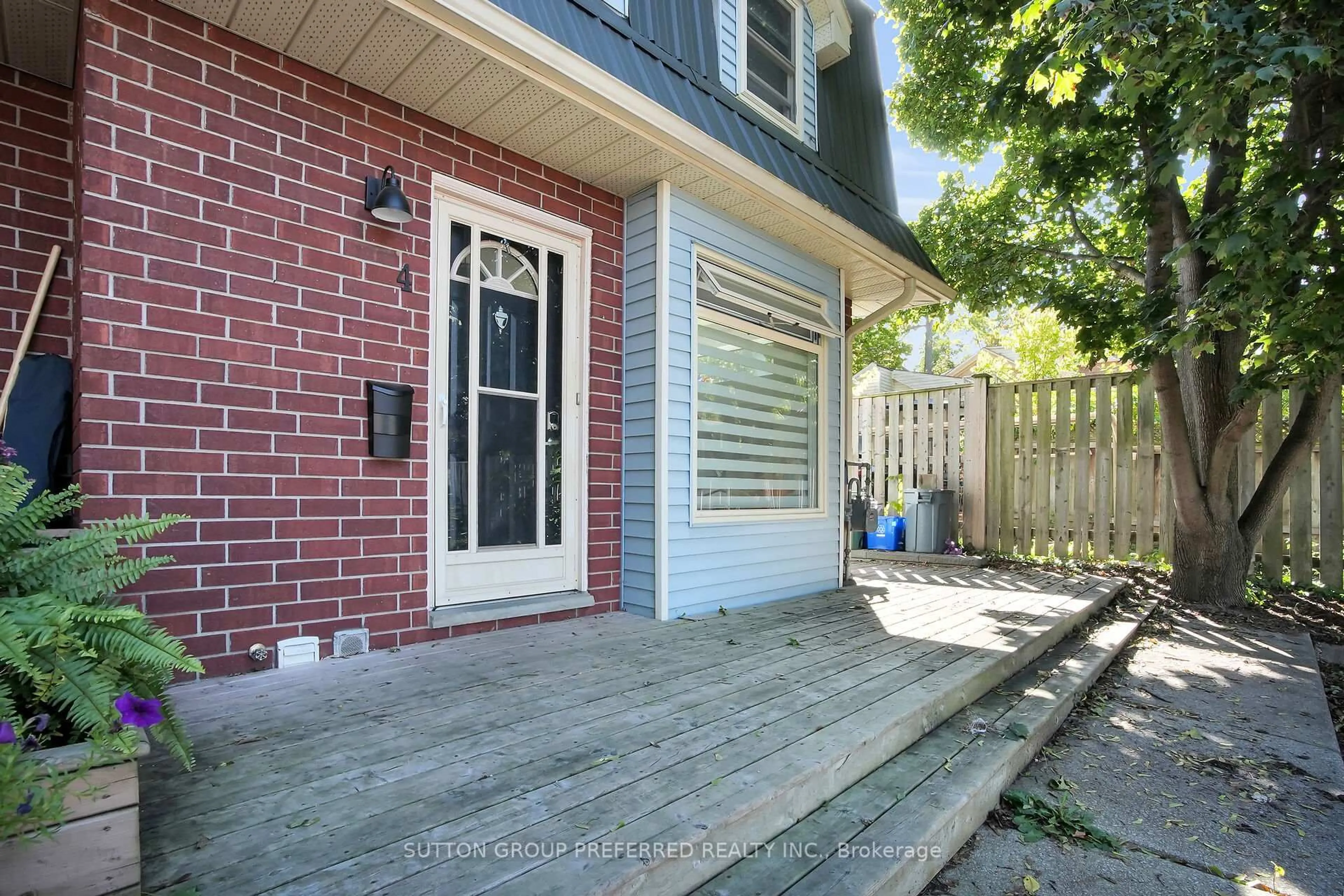 Unknown for 561 PRINCESS Ave #4, London East Ontario N6B 2C1