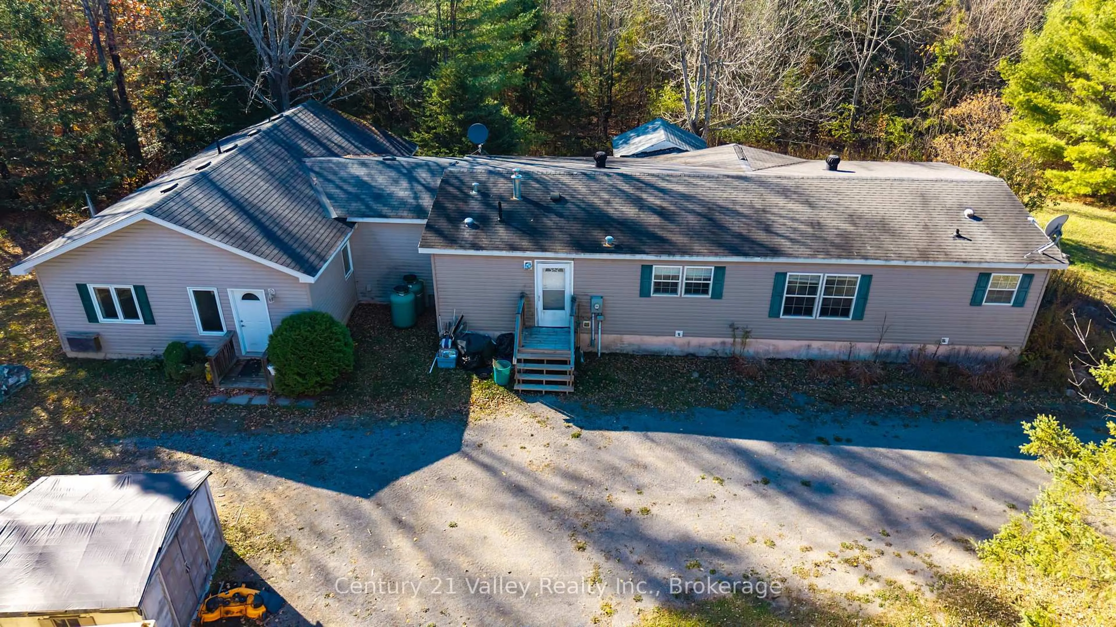 A pic from outside/outdoor area/front of a property/back of a property/a pic from drone, street for 478 Mcmachon Rd, Renfrew Ontario K7V 3Z7