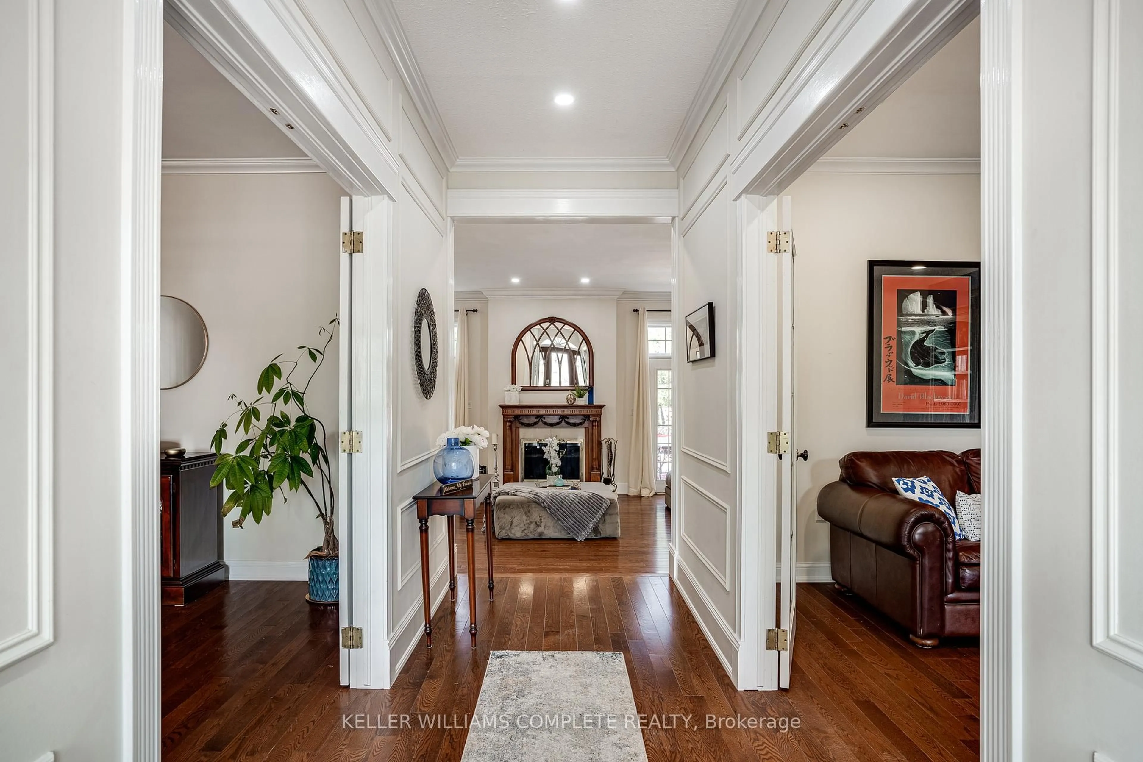 Indoor entryway for 163 Book Rd, Hamilton Ontario L9G 3L1