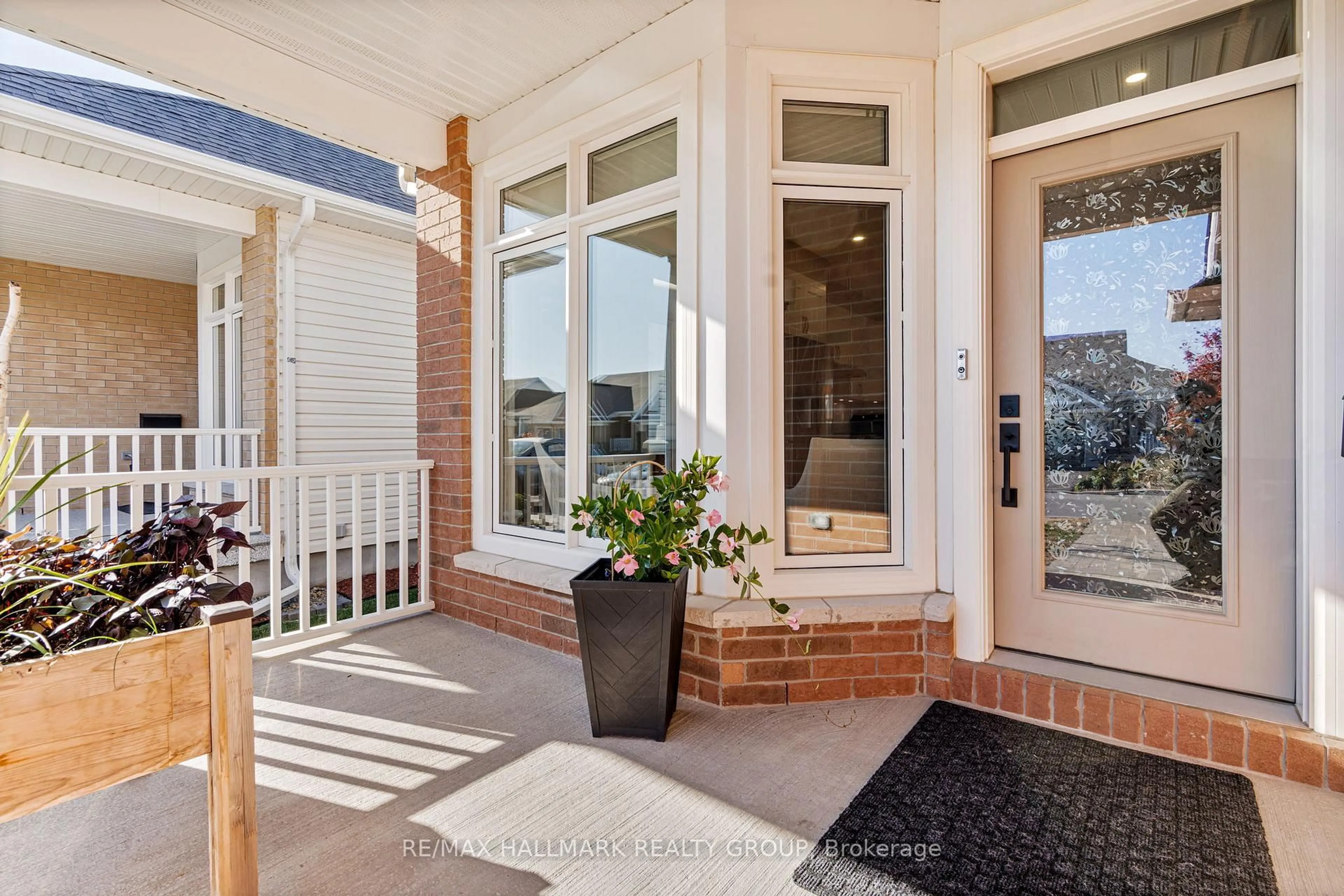 Indoor entryway for 211 Maygrass, Stittsville Ontario K2S 2K5