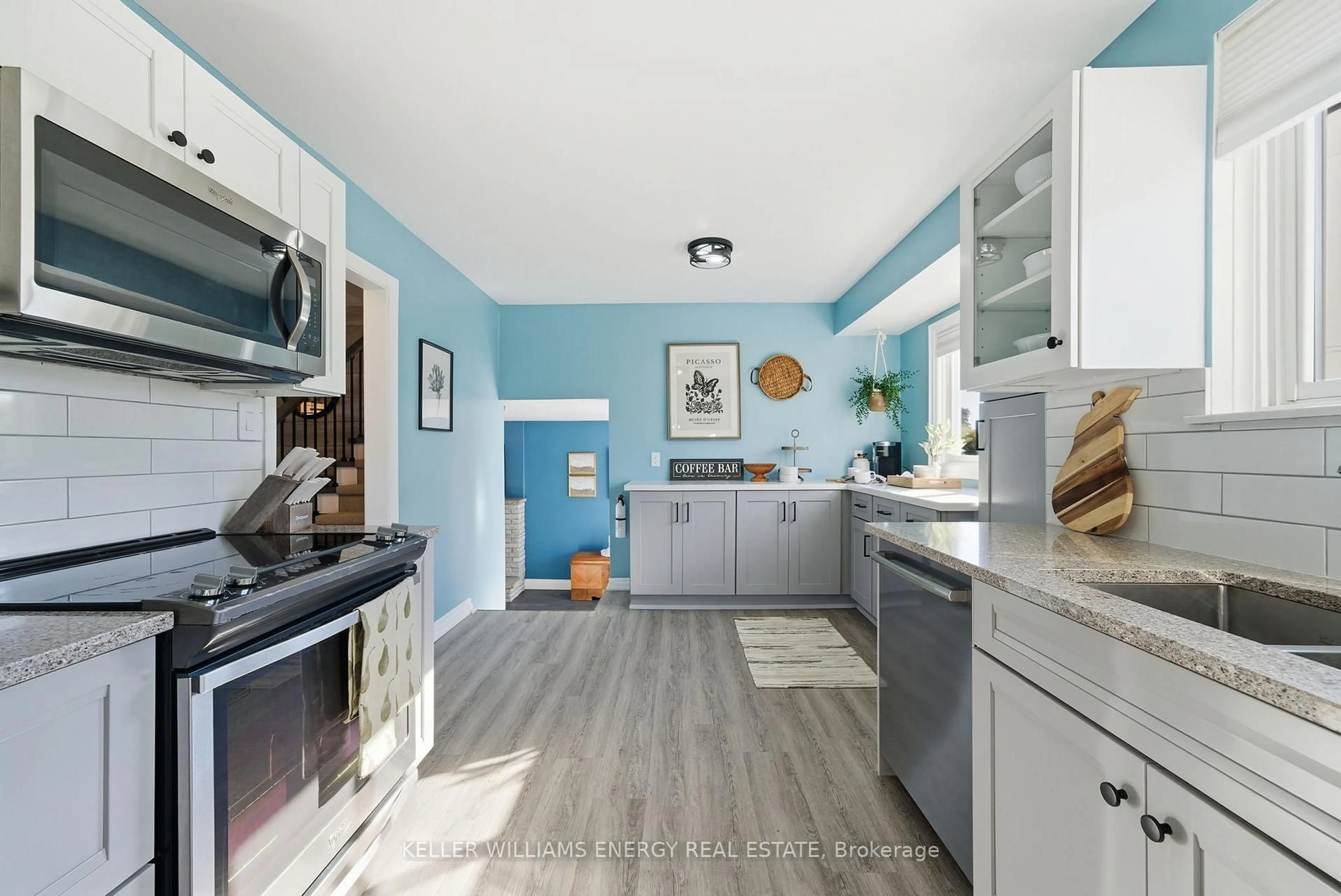 Open concept kitchen, unknown for 961 Curtis Cres, Cobourg Ontario K9A 2W4