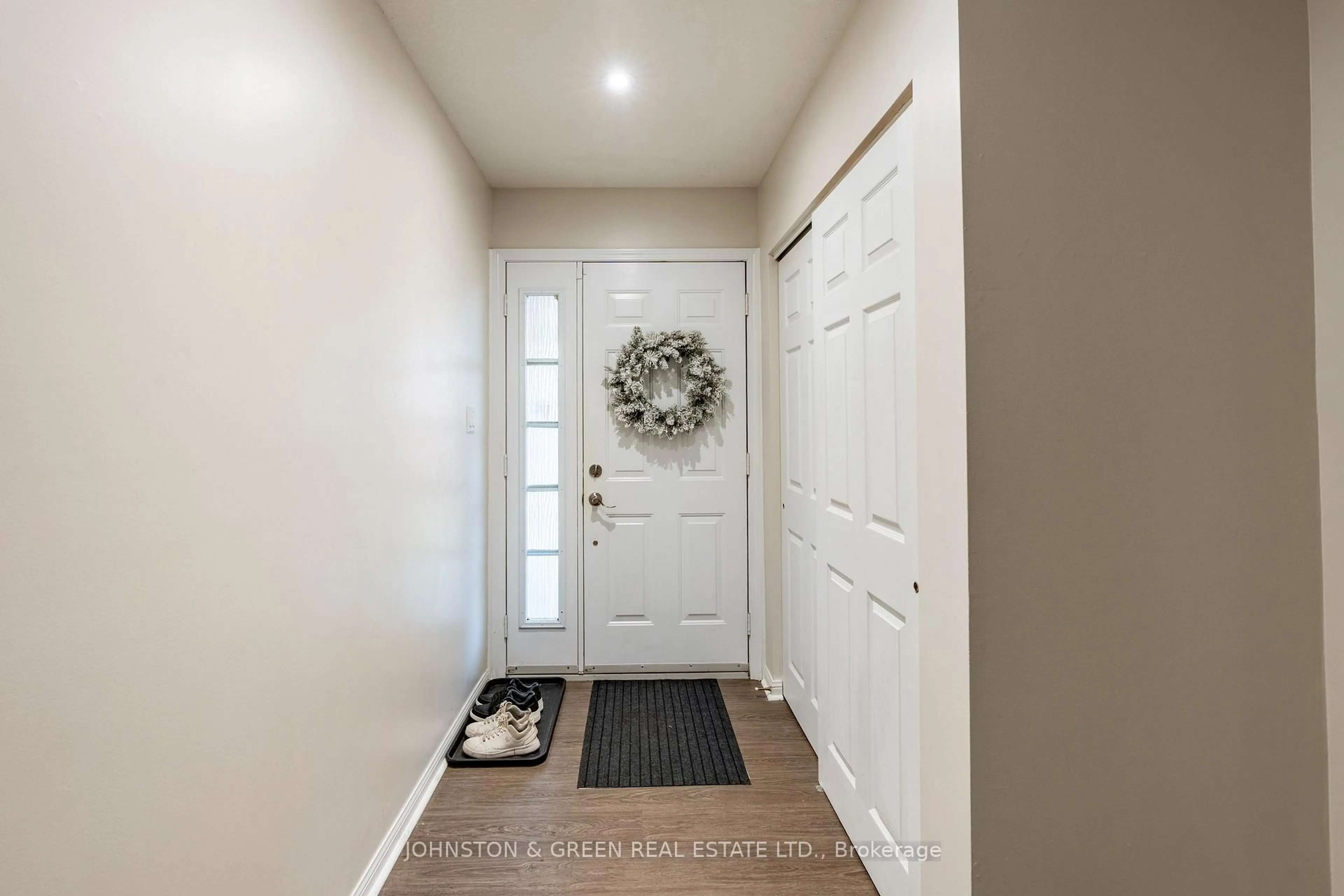 Indoor entryway for 268 Keewatin Ave, Kitchener Ontario N2B 3W4