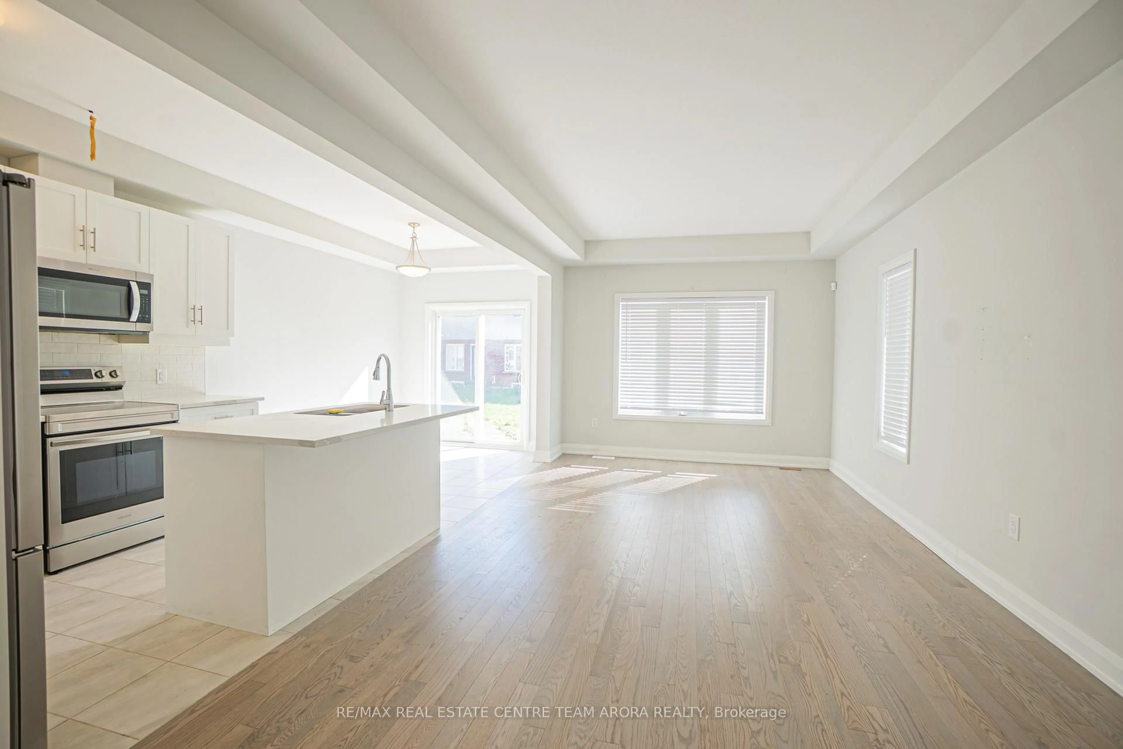 Open concept kitchen, unknown for 112 Bur Oak Dr, Thorold Ontario L2V 0L8