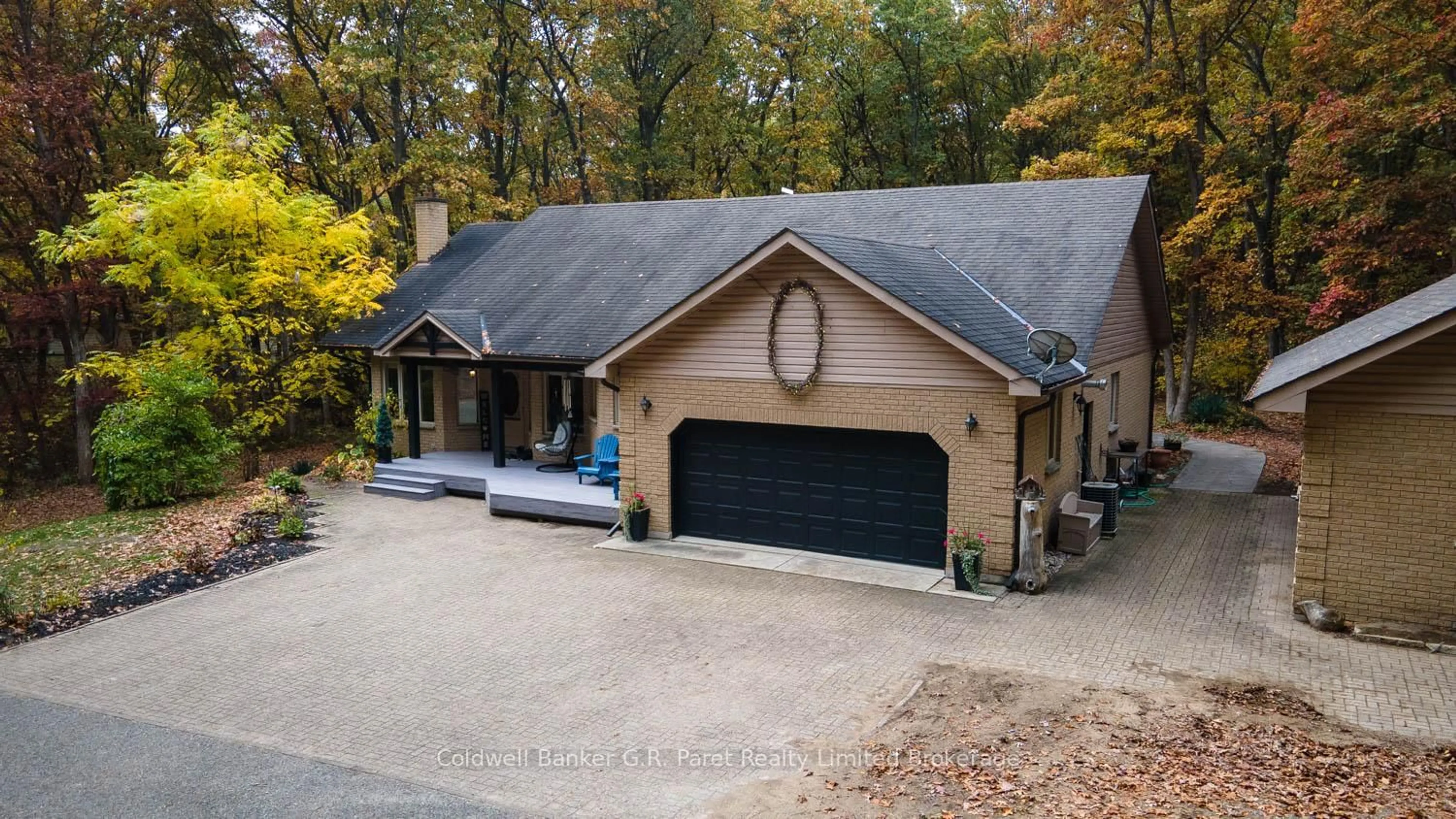 A pic from outside/outdoor area/front of a property/back of a property/a pic from drone, unknown for 9862 Lakeshore Dr, Lambton Shores Ontario N0M 1T0