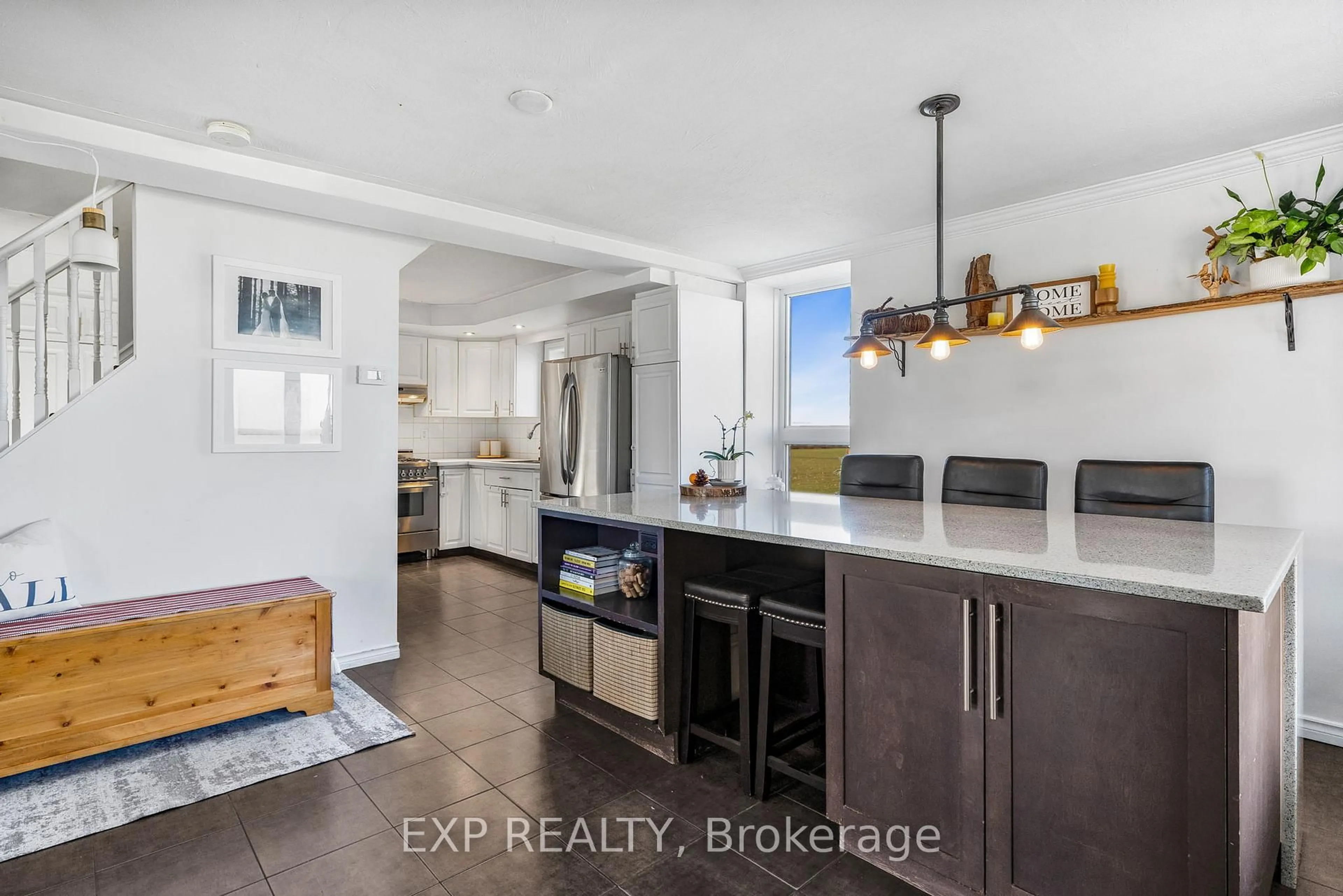 Open concept kitchen, ceramic/tile floor for 216 Concession 11 Rd, Alfred and Plantagenet Ontario K0B 1A0