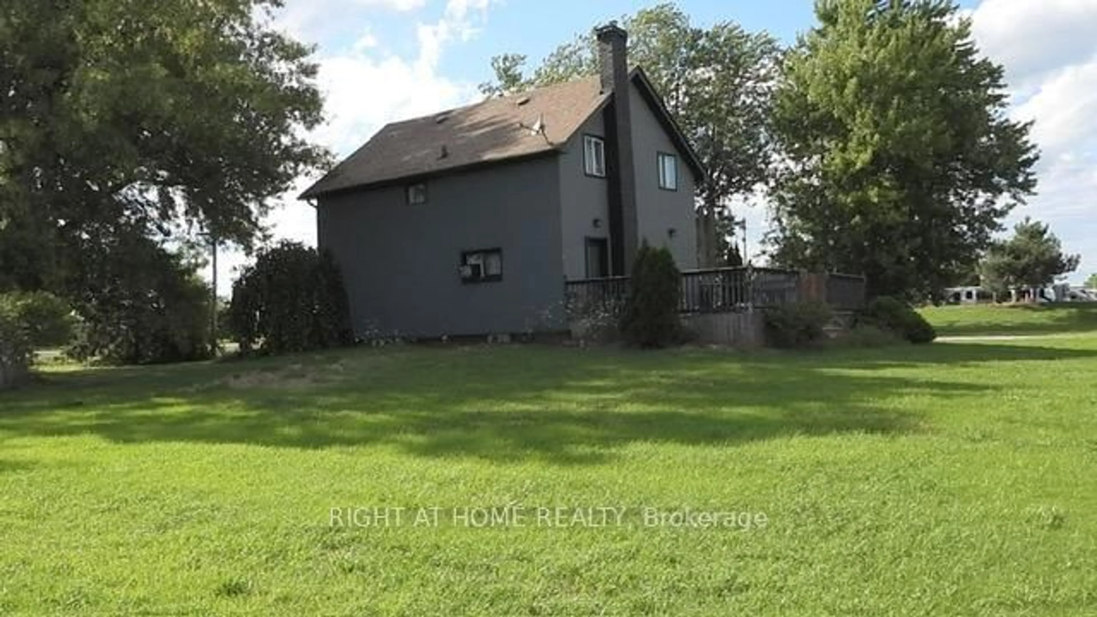 A pic from outside/outdoor area/front of a property/back of a property/a pic from drone, building for 665 Port Maitland Rd, Haldimand Ontario N1A 2W6