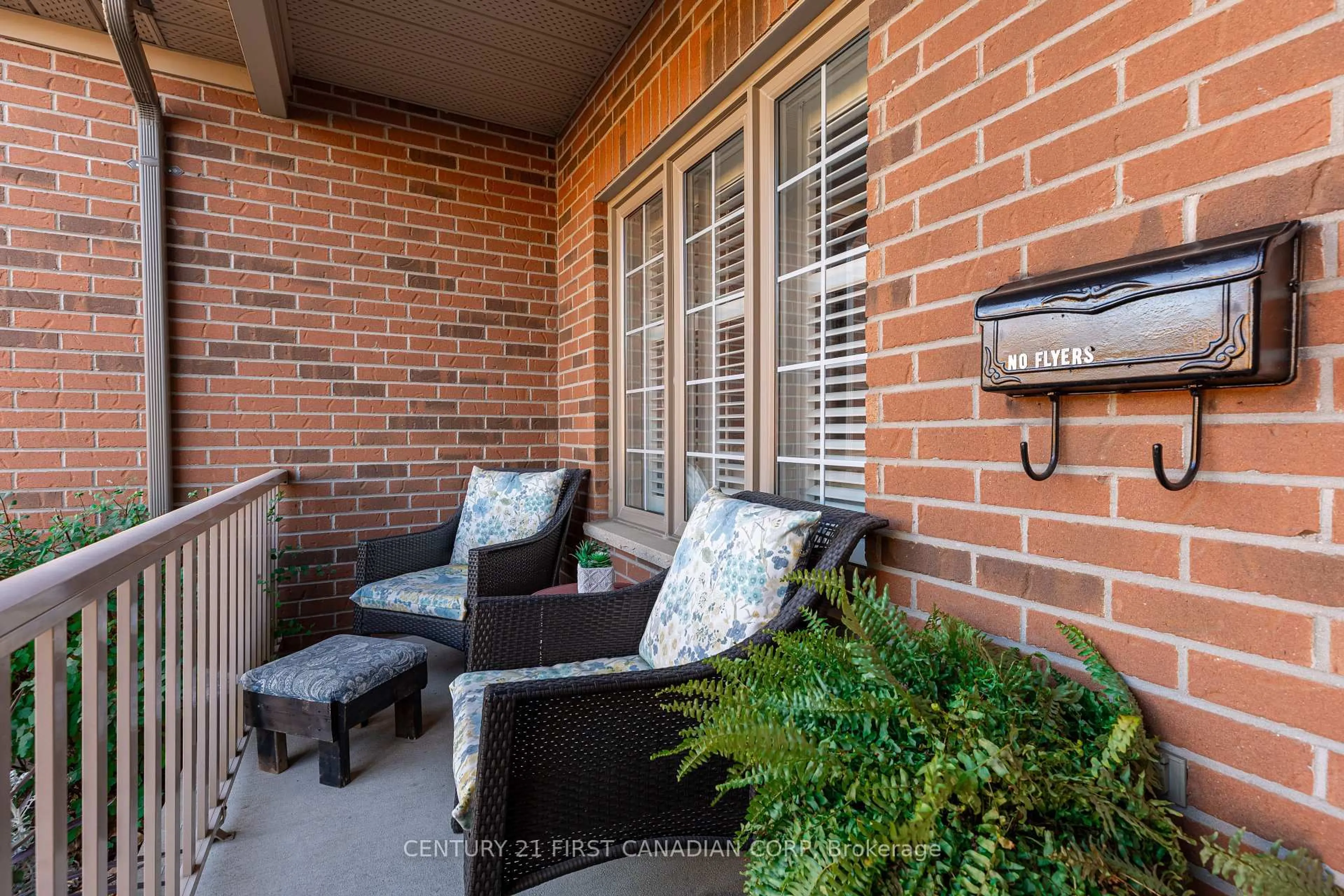 Patio, street for 205 North Centre Rd #1, London North Ontario N5X 4E2