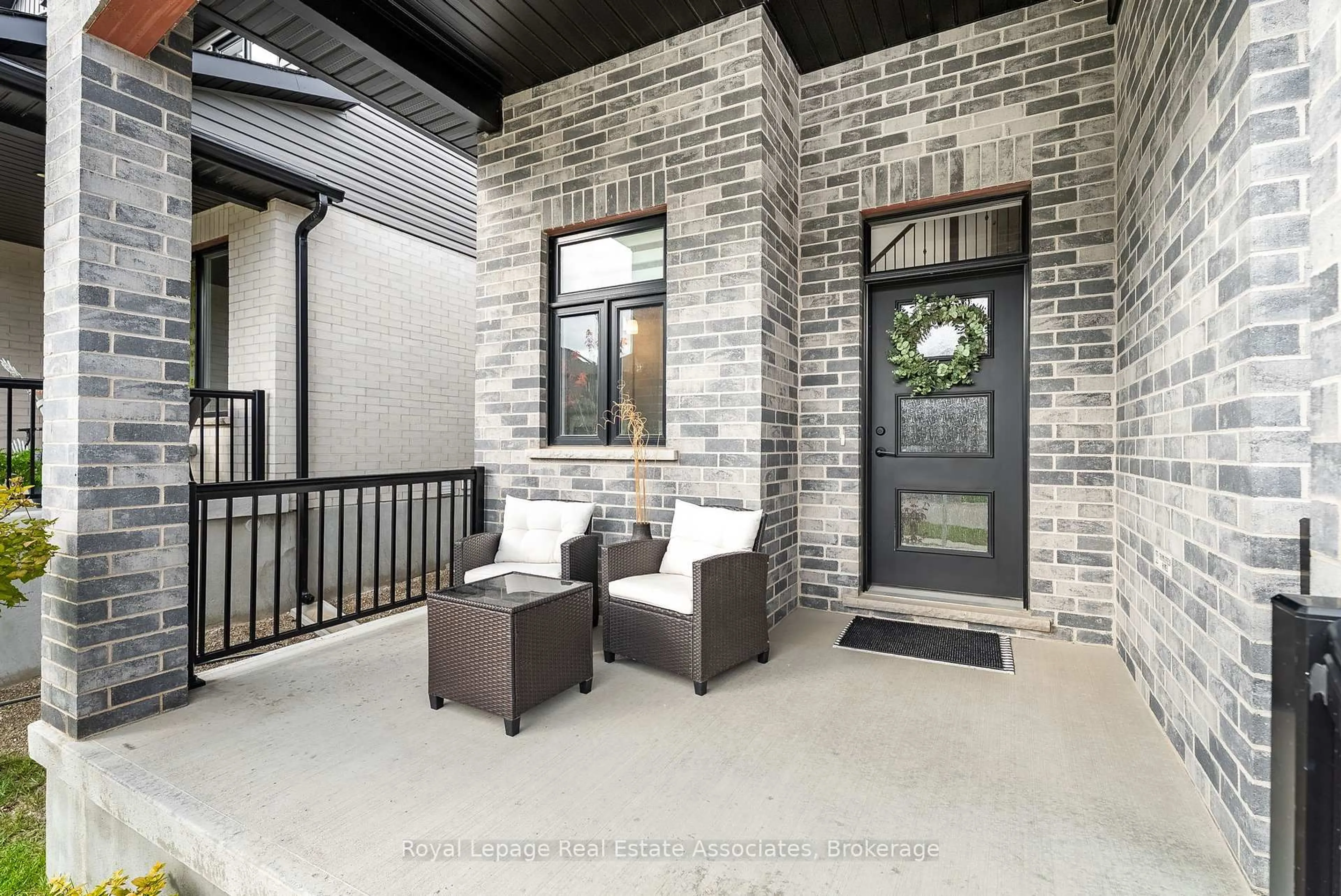 Patio, street for 7 Tindall Cres, East Luther Grand Valley Ontario L9W 7R9