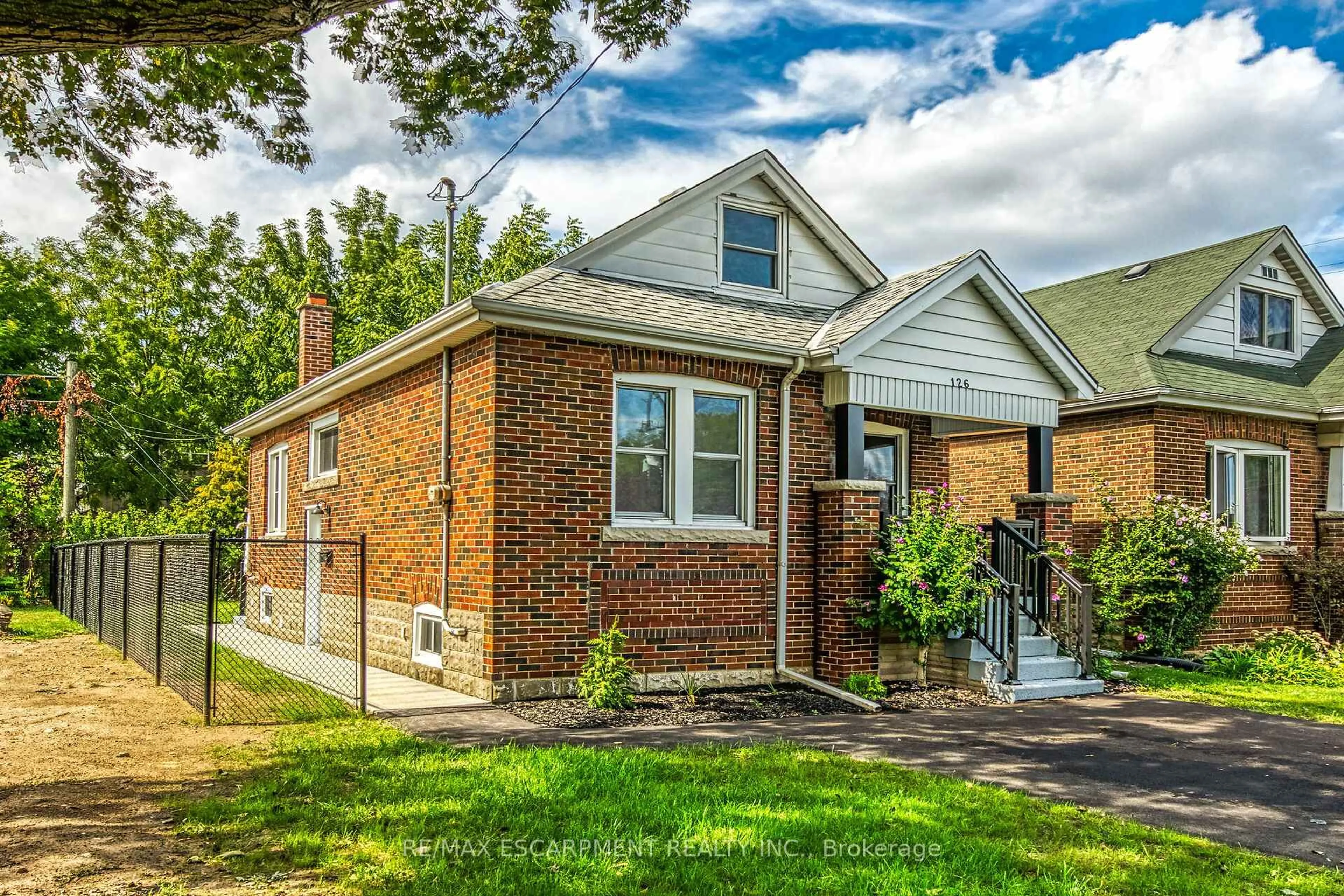 Home with brick exterior material, street for 126 AUBURN Ave, Hamilton Ontario L8K 3B2