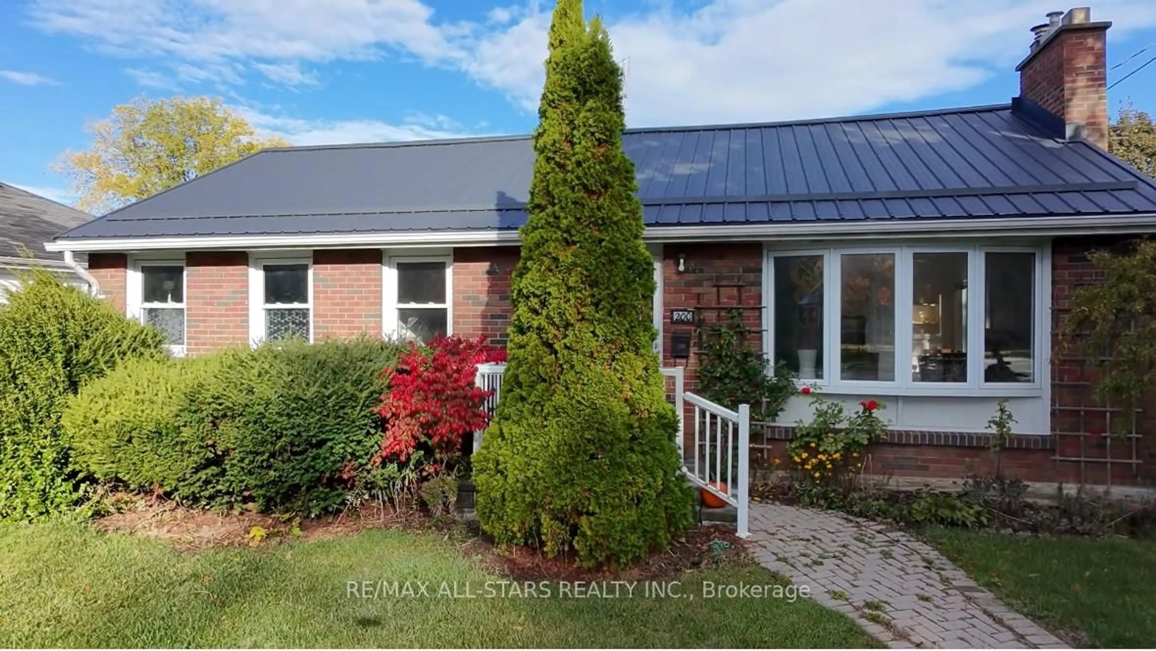 Home with brick exterior material, unknown for 200 University Ave, Cobourg Ontario K9A 1E4