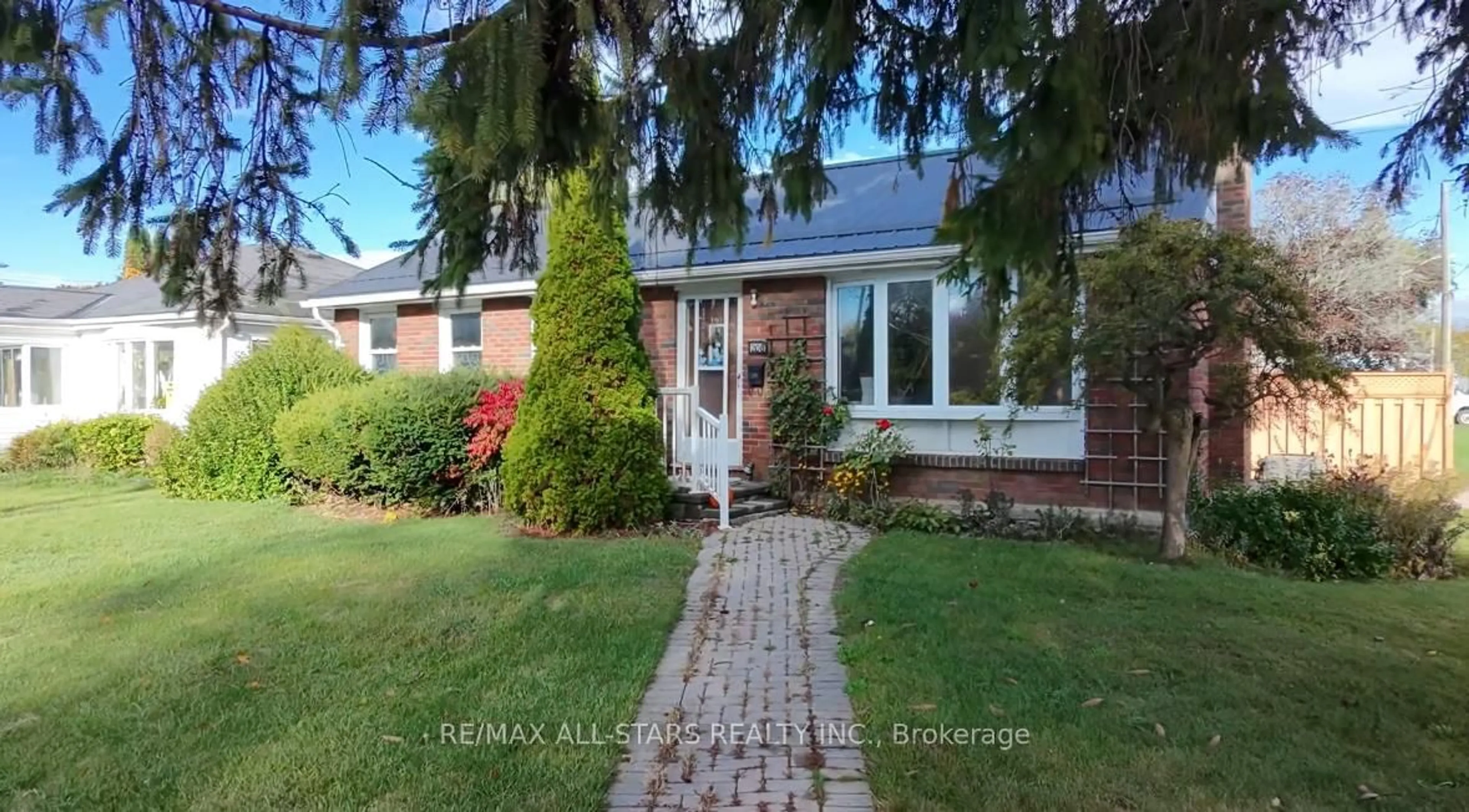 Home with brick exterior material, street for 200 University Ave, Cobourg Ontario K9A 1E4