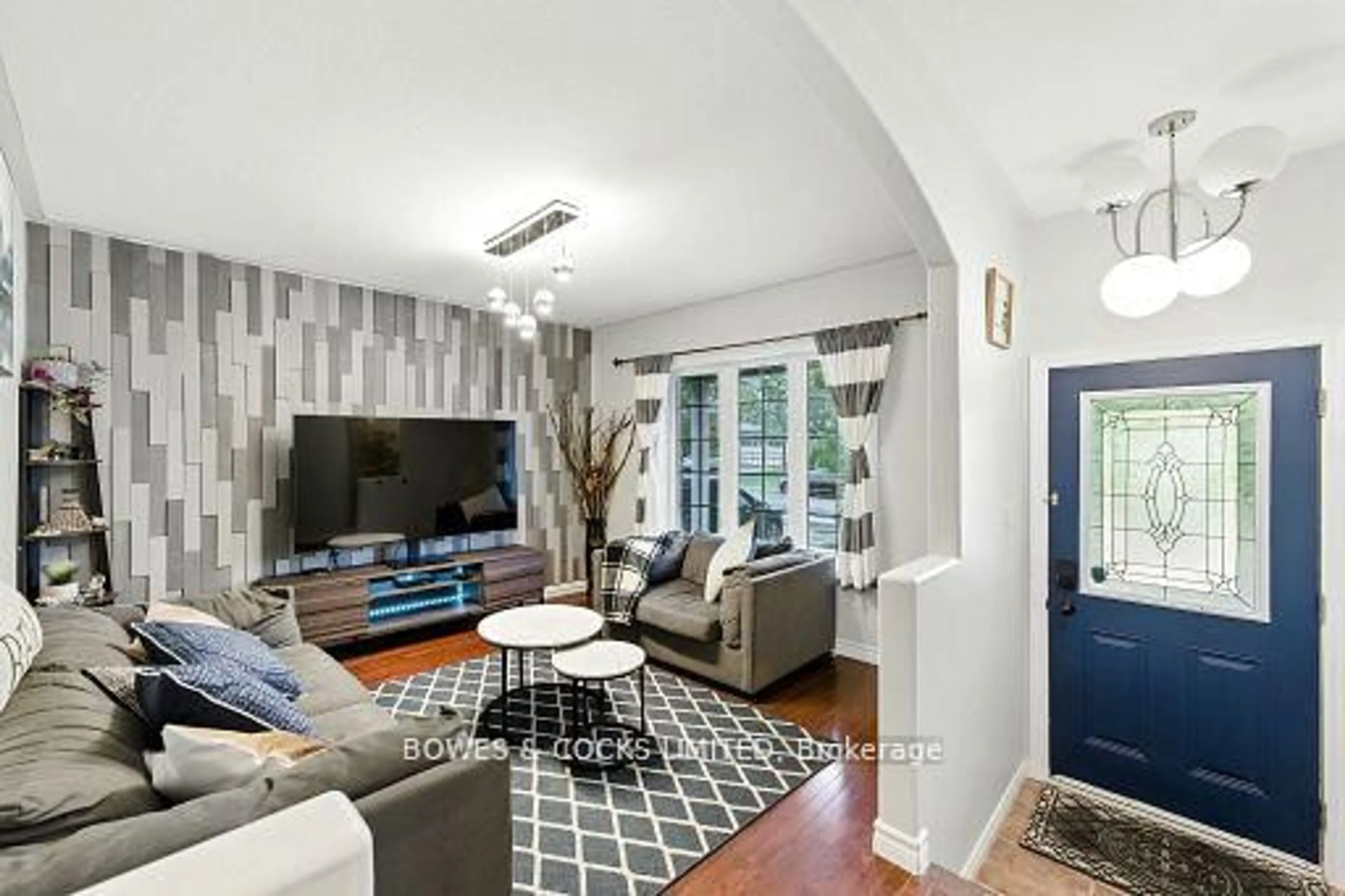 Living room with furniture, unknown for 210 Farrier Cres, Peterborough Ontario K9L 0A6