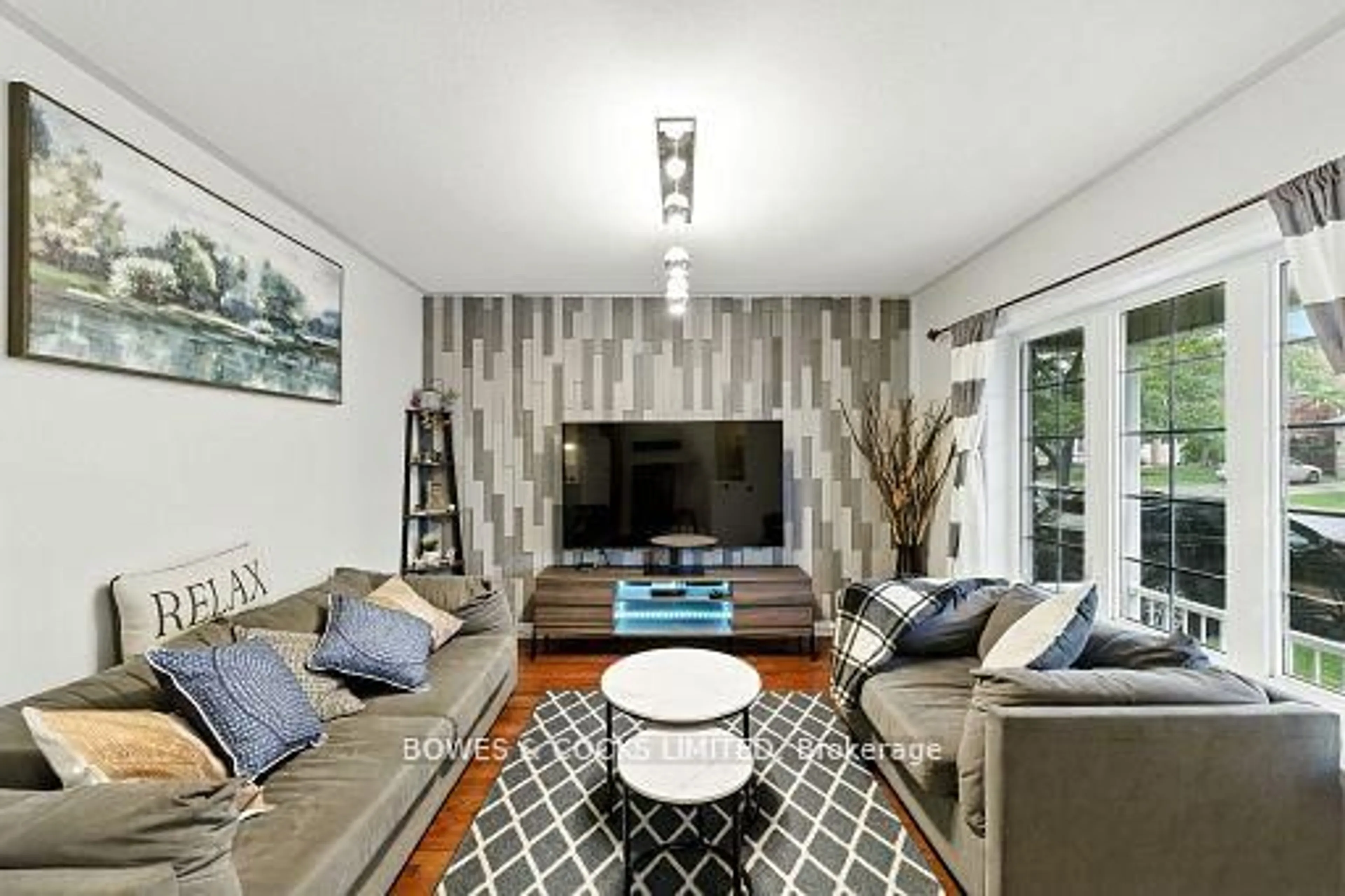 Living room with furniture, unknown for 210 Farrier Cres, Peterborough Ontario K9L 0A6