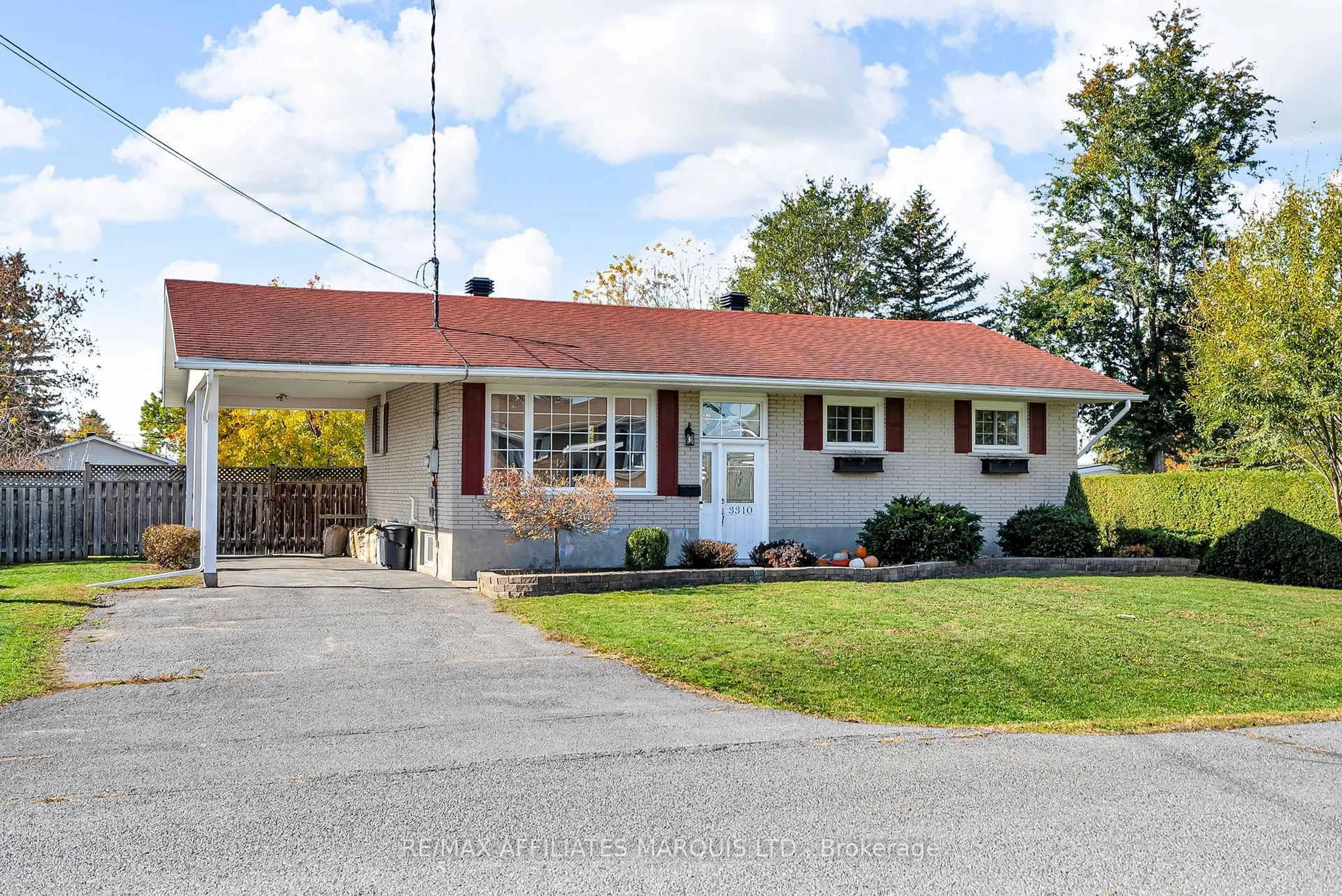 Home with vinyl exterior material, street for 3310 Poirier Ave, Cornwall Ontario K6K 1E1