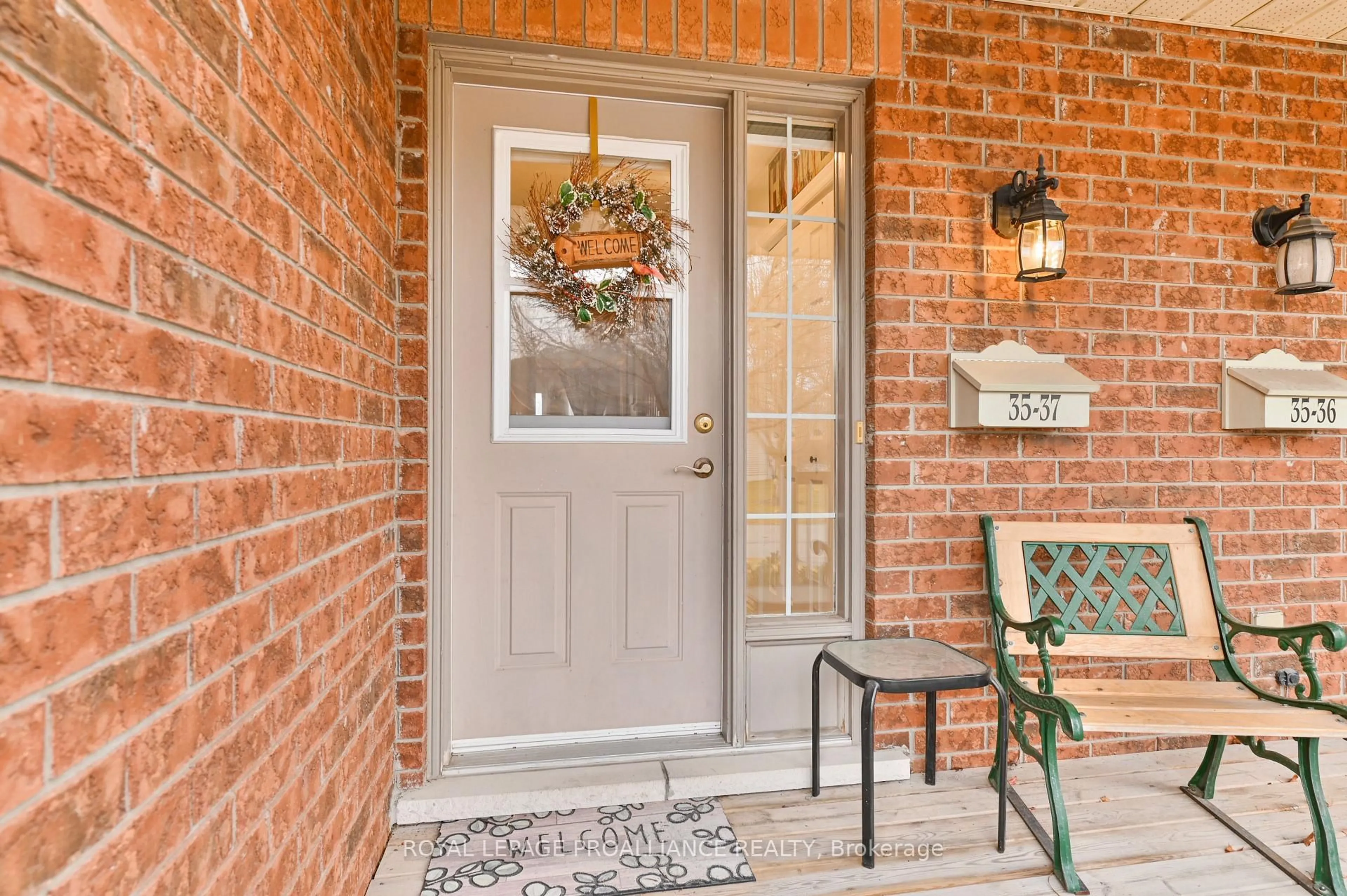 Indoor entryway for 35 Albion St #37, Belleville Ontario K8N 5Y8