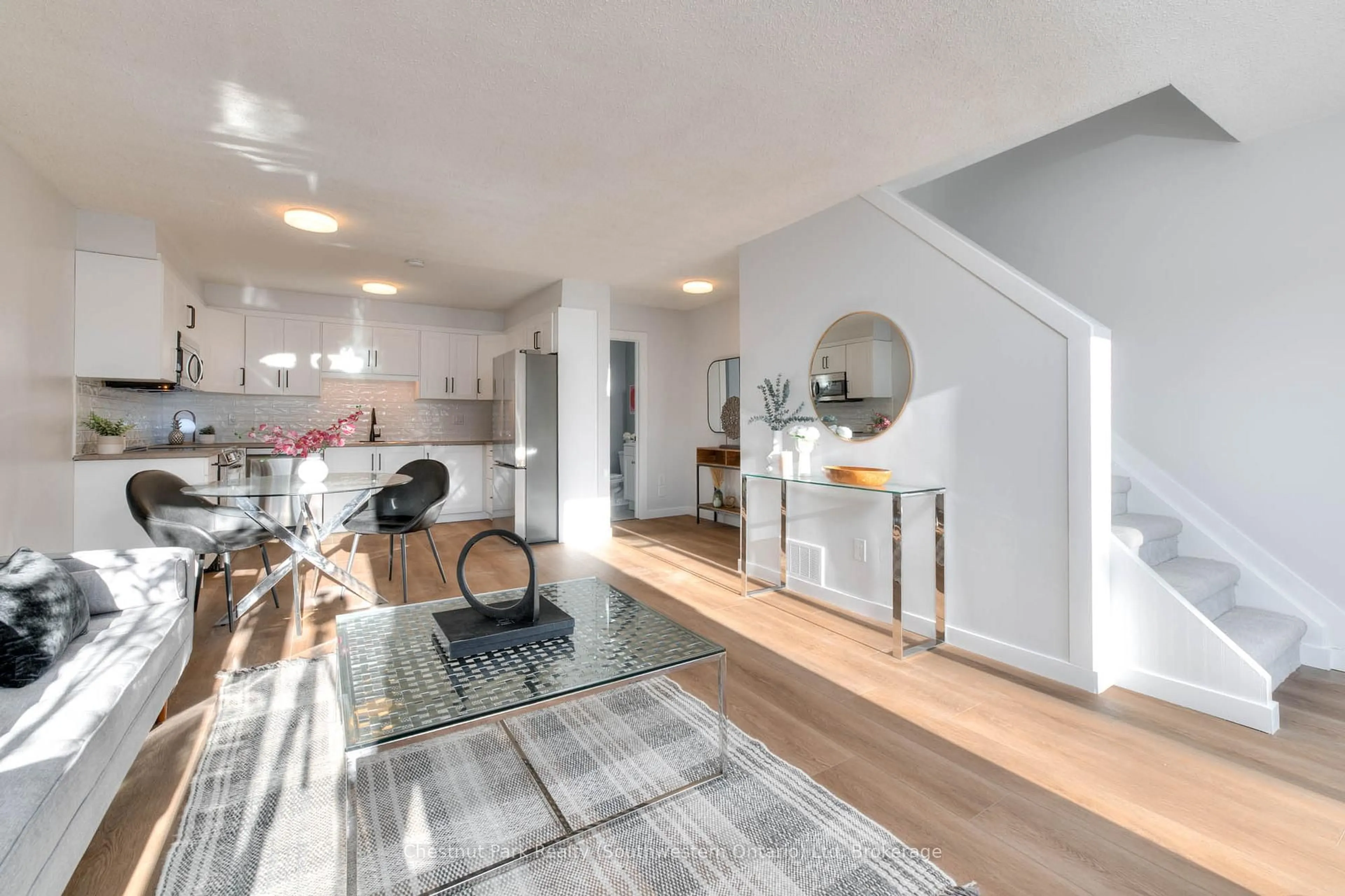 Unknown for 100 Inkerman St #8, Guelph/Eramosa Ontario N0B 2K0