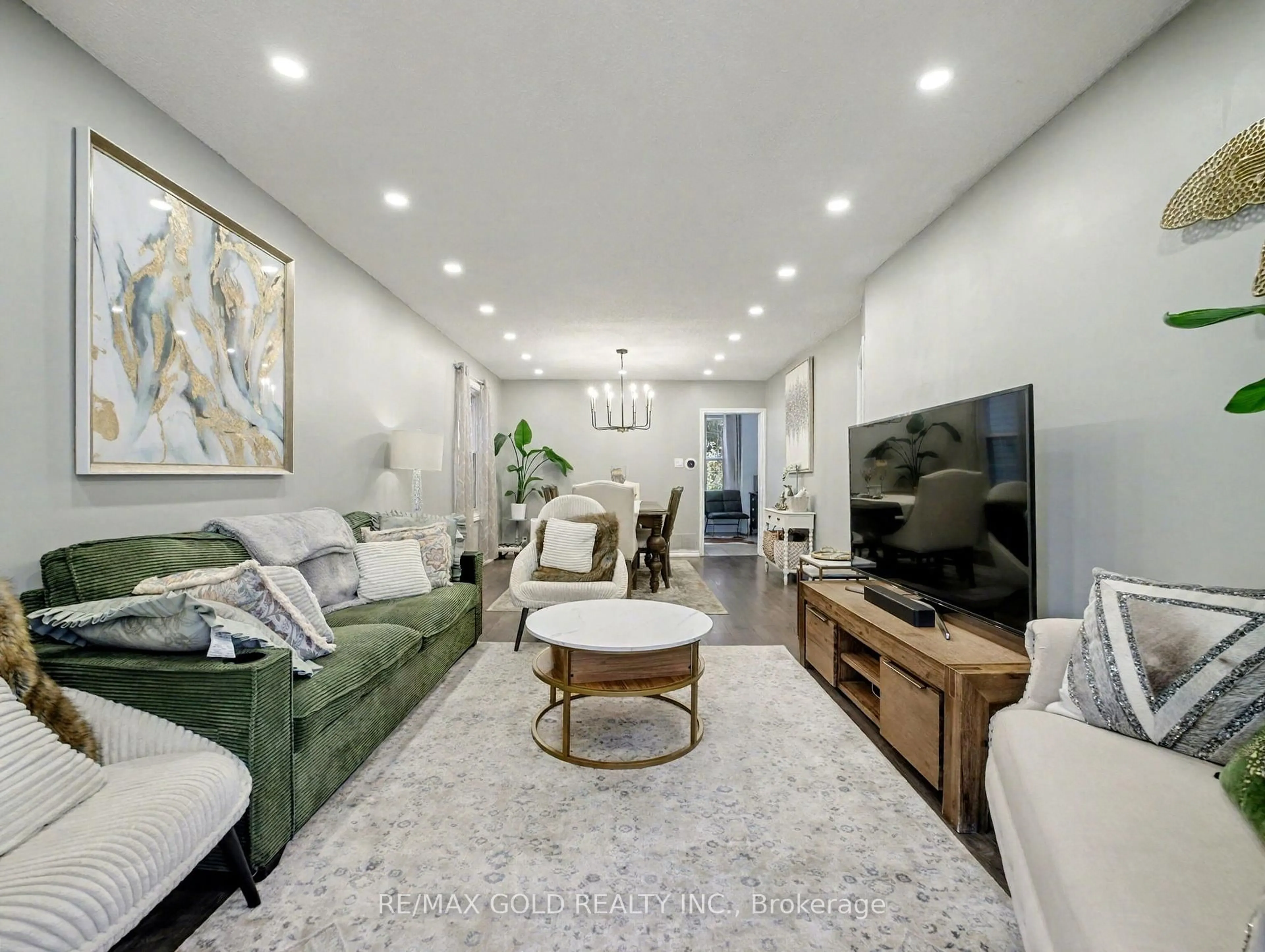 Living room with furniture, unknown for 75 Chestnut Ave, Hamilton Ontario L8L 6K8