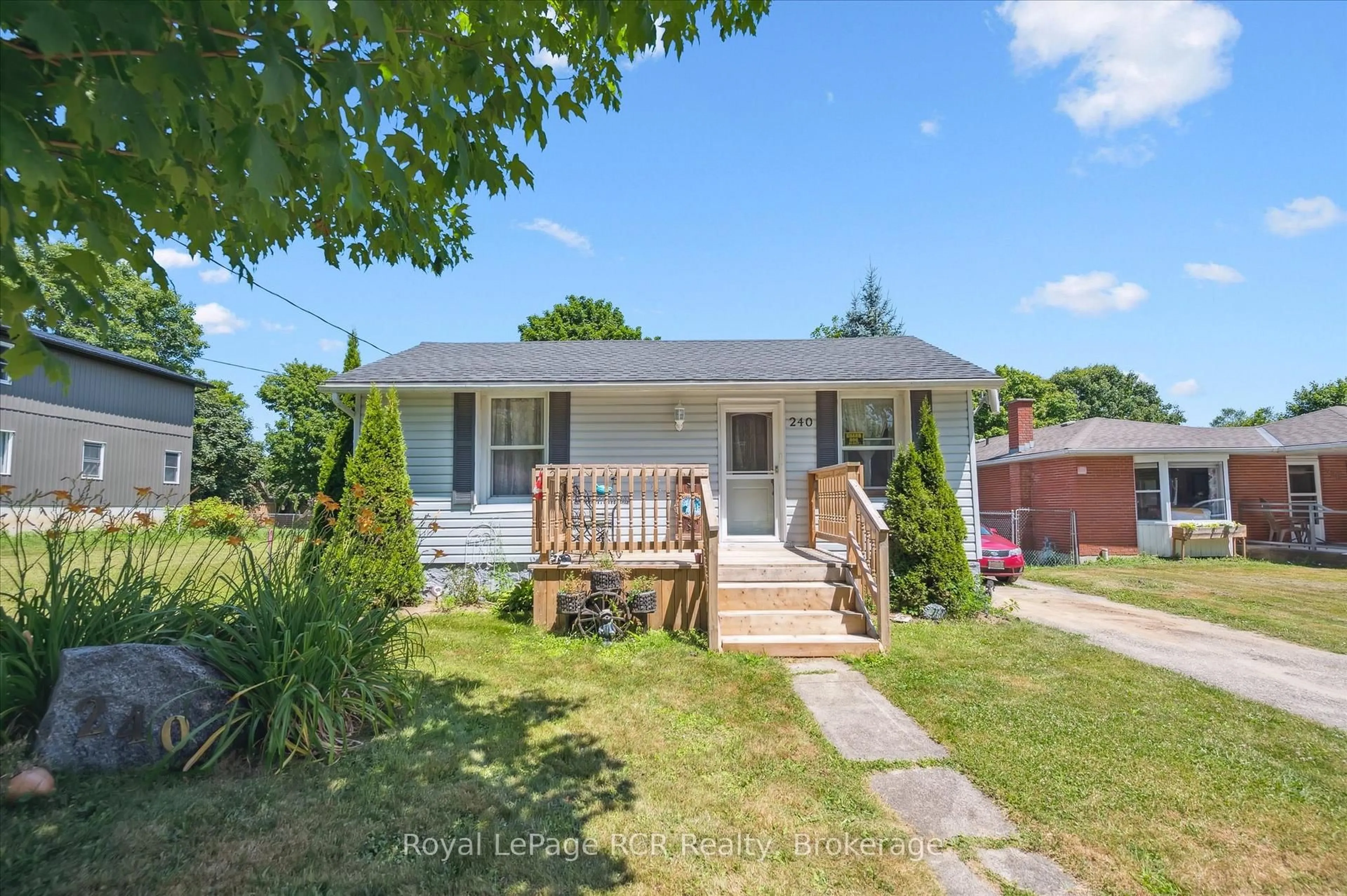 A pic from outside/outdoor area/front of a property/back of a property/a pic from drone, street for 240 Egremont St, Wellington North Ontario N0G 2L2