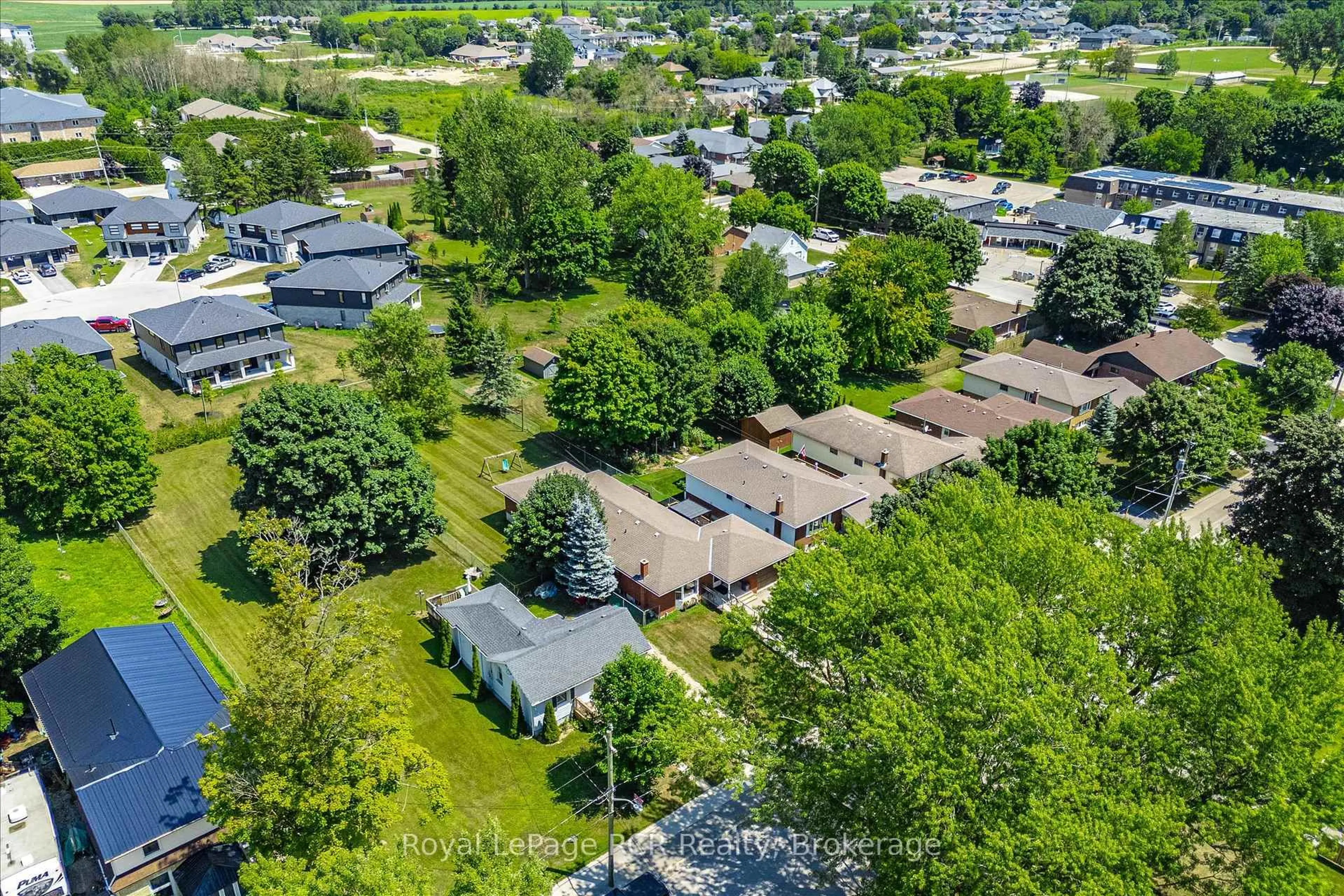 A pic from outside/outdoor area/front of a property/back of a property/a pic from drone, street for 240 Egremont St, Wellington North Ontario N0G 2L2
